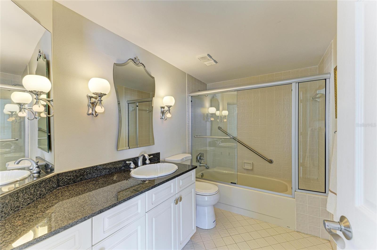 VISTA DE ORA PLAYA ESCONDIDA - Residential