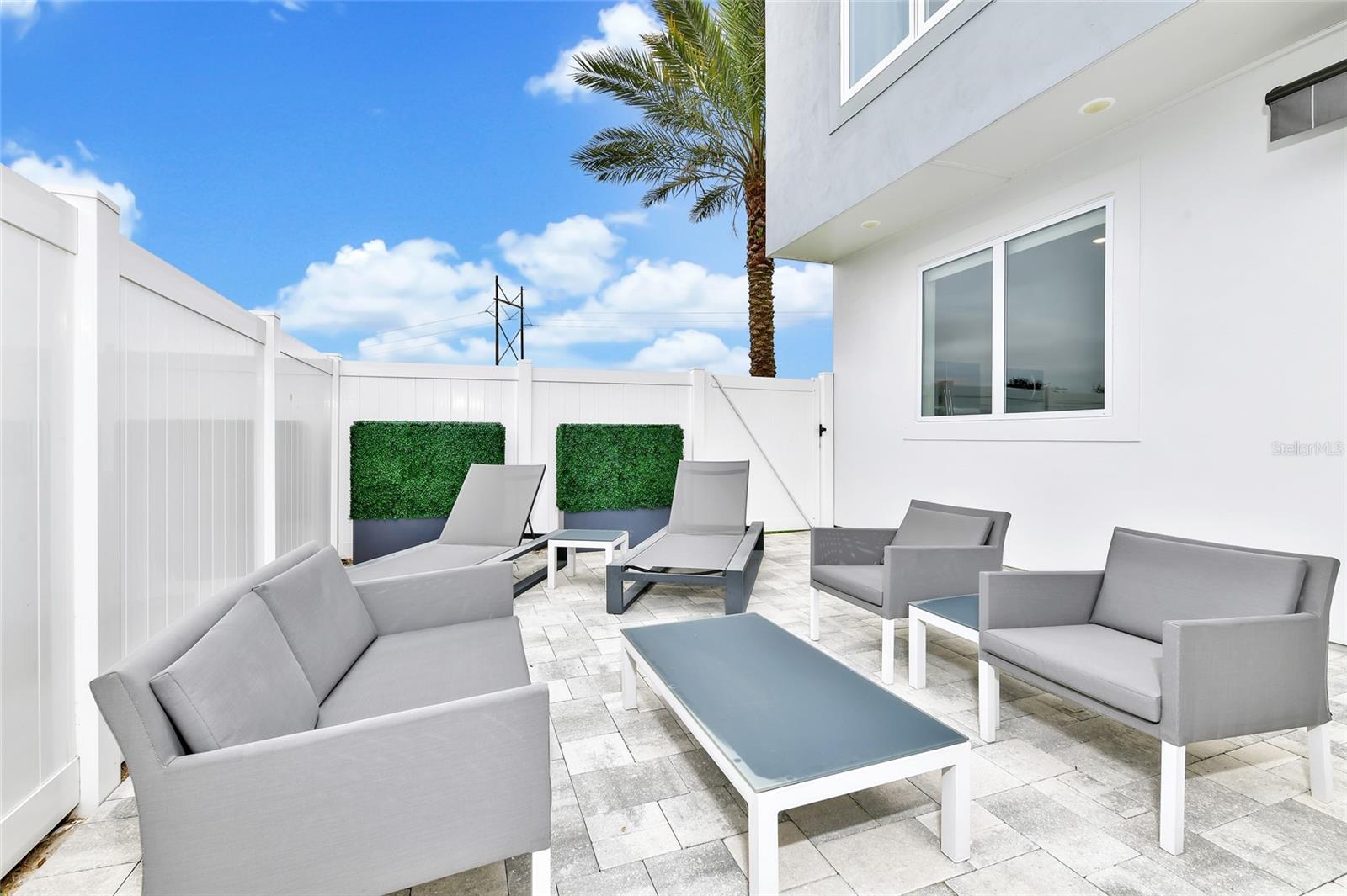 SPECTRUM/REUNION - Residential