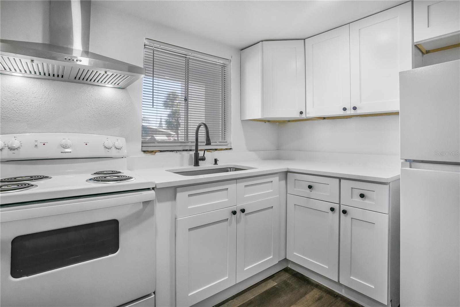 BAYSHORE GARDENS APTS 5 - Residential Lease