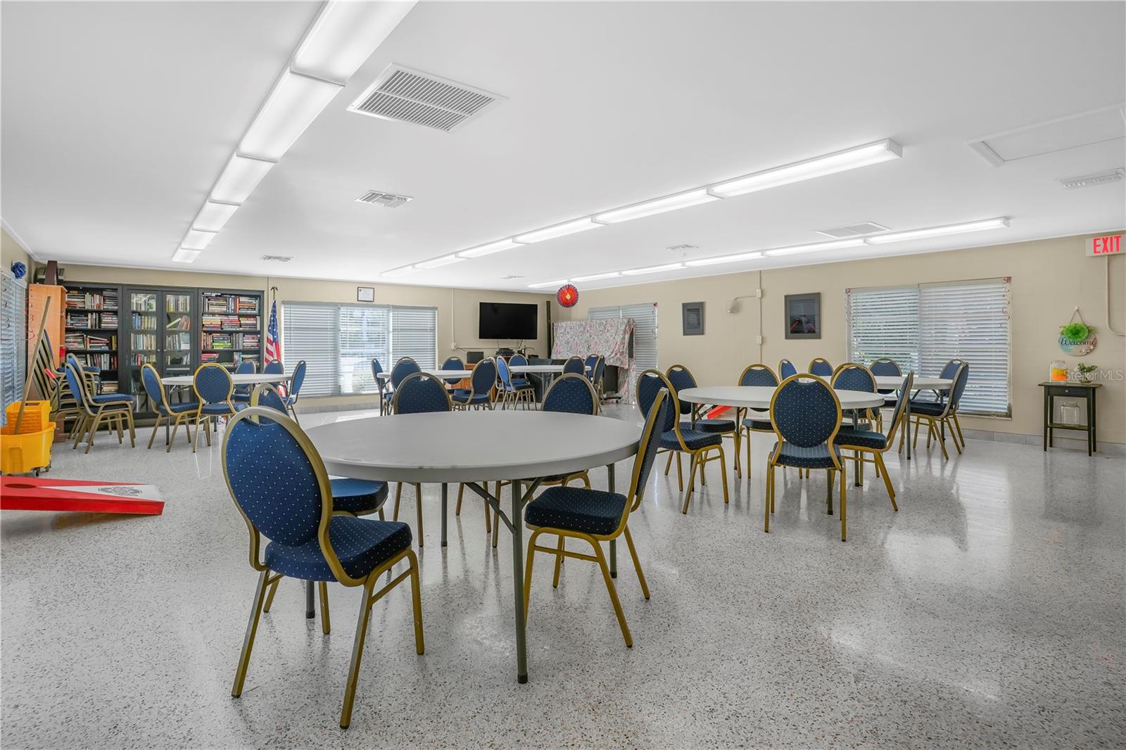 BAYSHORE GARDENS APTS 5 - Residential Lease