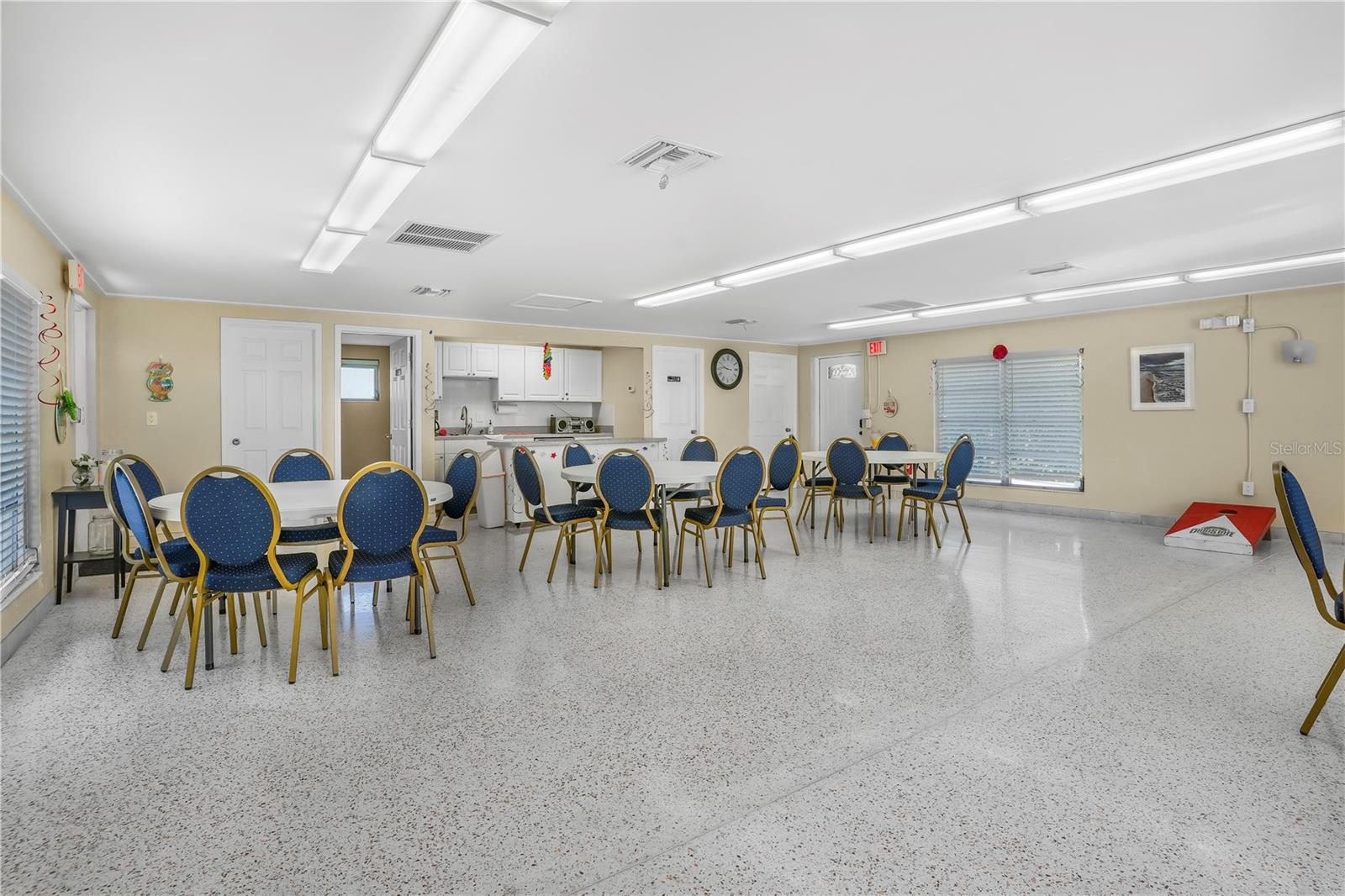 BAYSHORE GARDENS APTS 5 - Residential Lease