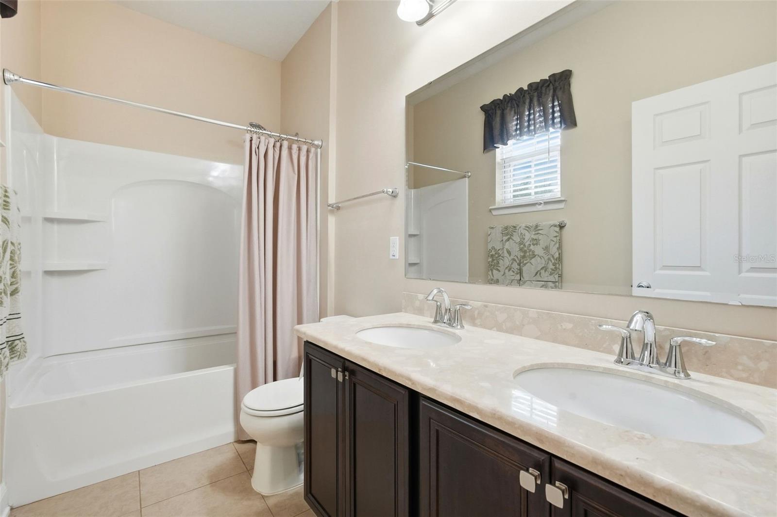 GRAND LNDGS PH 01 - Residential