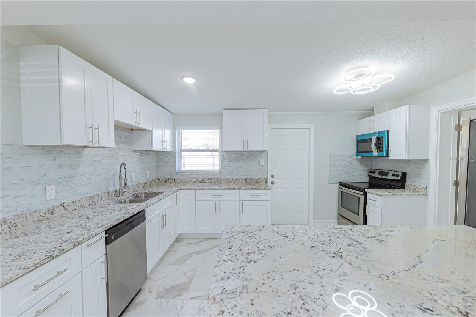 CRESTRIDGE - Residential