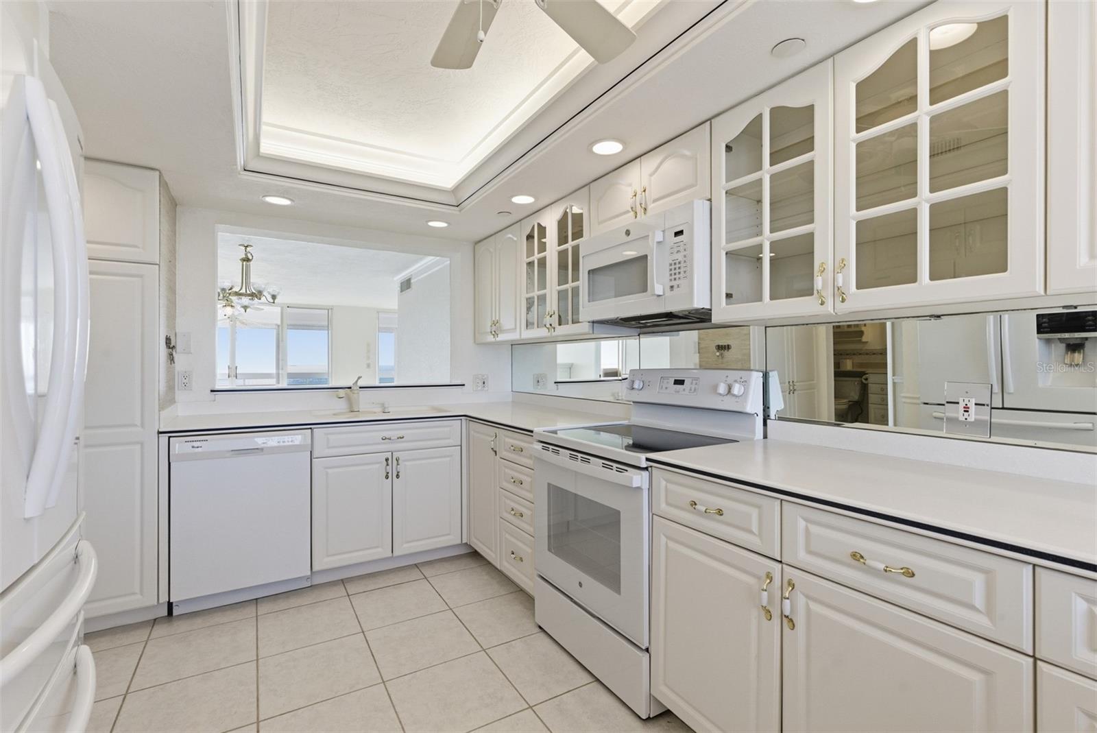 REDINGTON TOWERS 1 CONDO - Residential