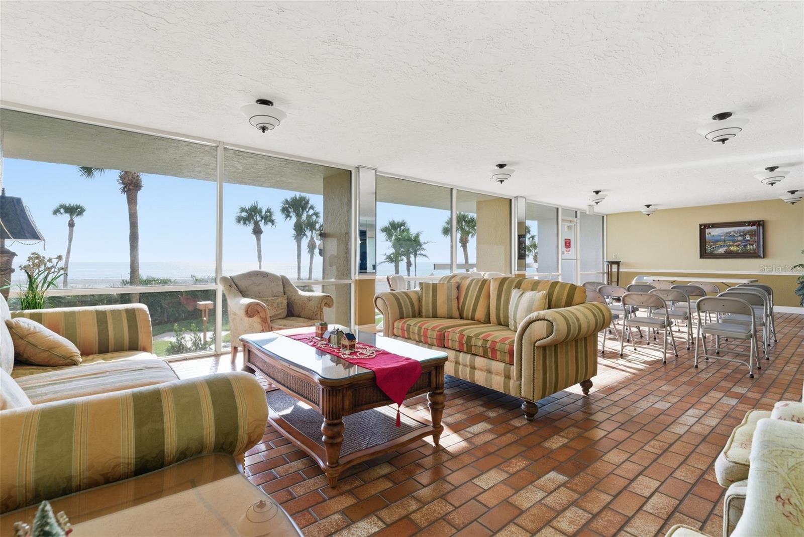 REDINGTON TOWERS 1 CONDO - Residential