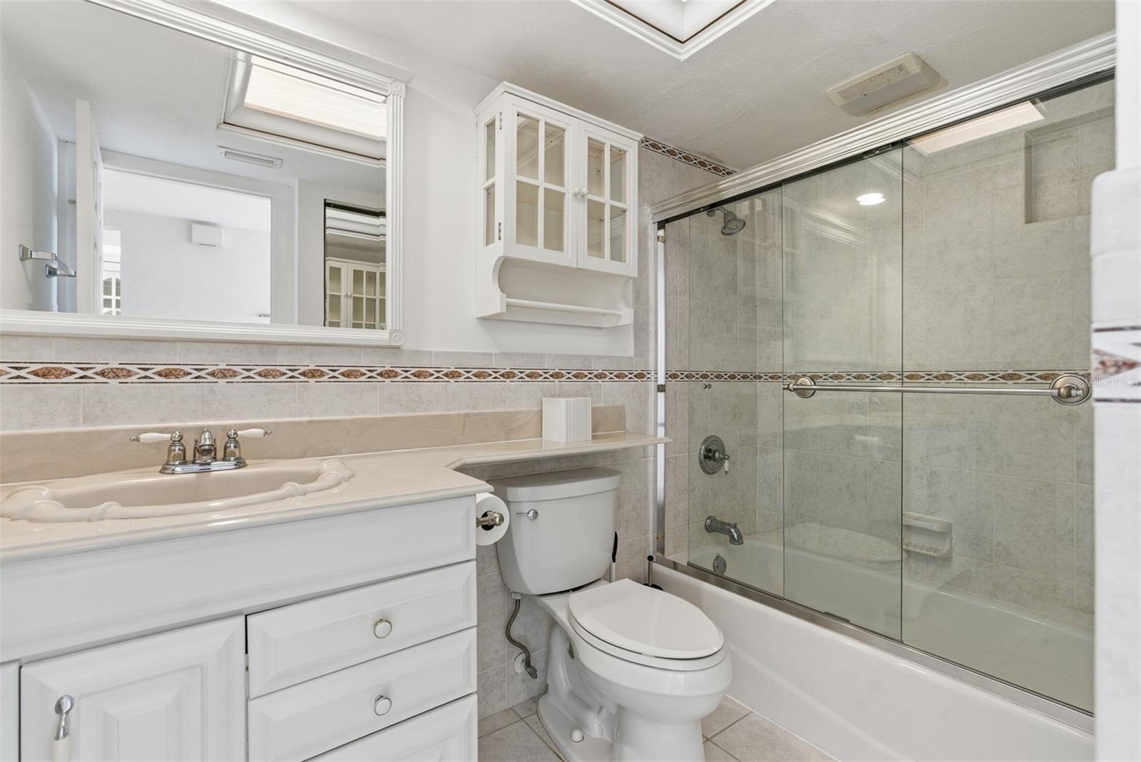 REDINGTON TOWERS 1 CONDO - Residential