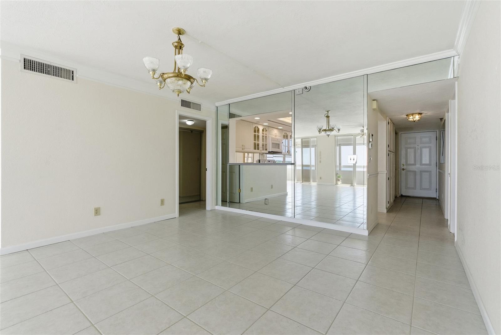 REDINGTON TOWERS 1 CONDO - Residential