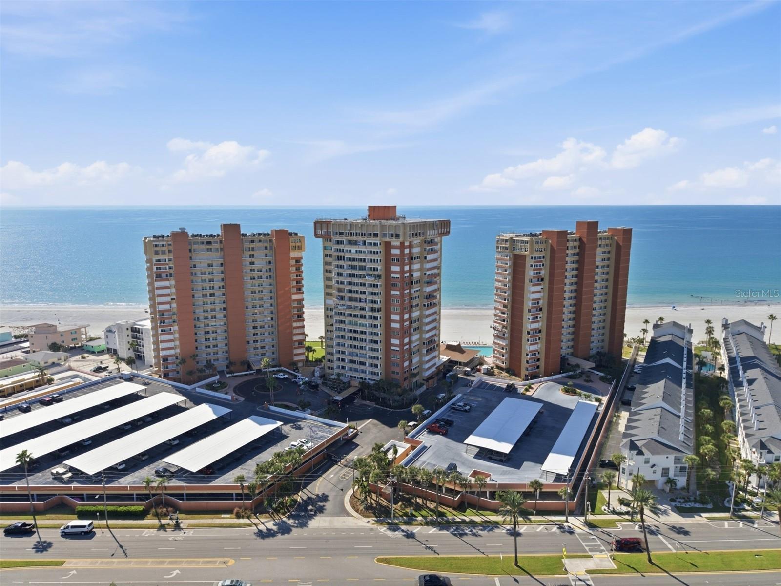 REDINGTON TOWERS 1 CONDO - Residential