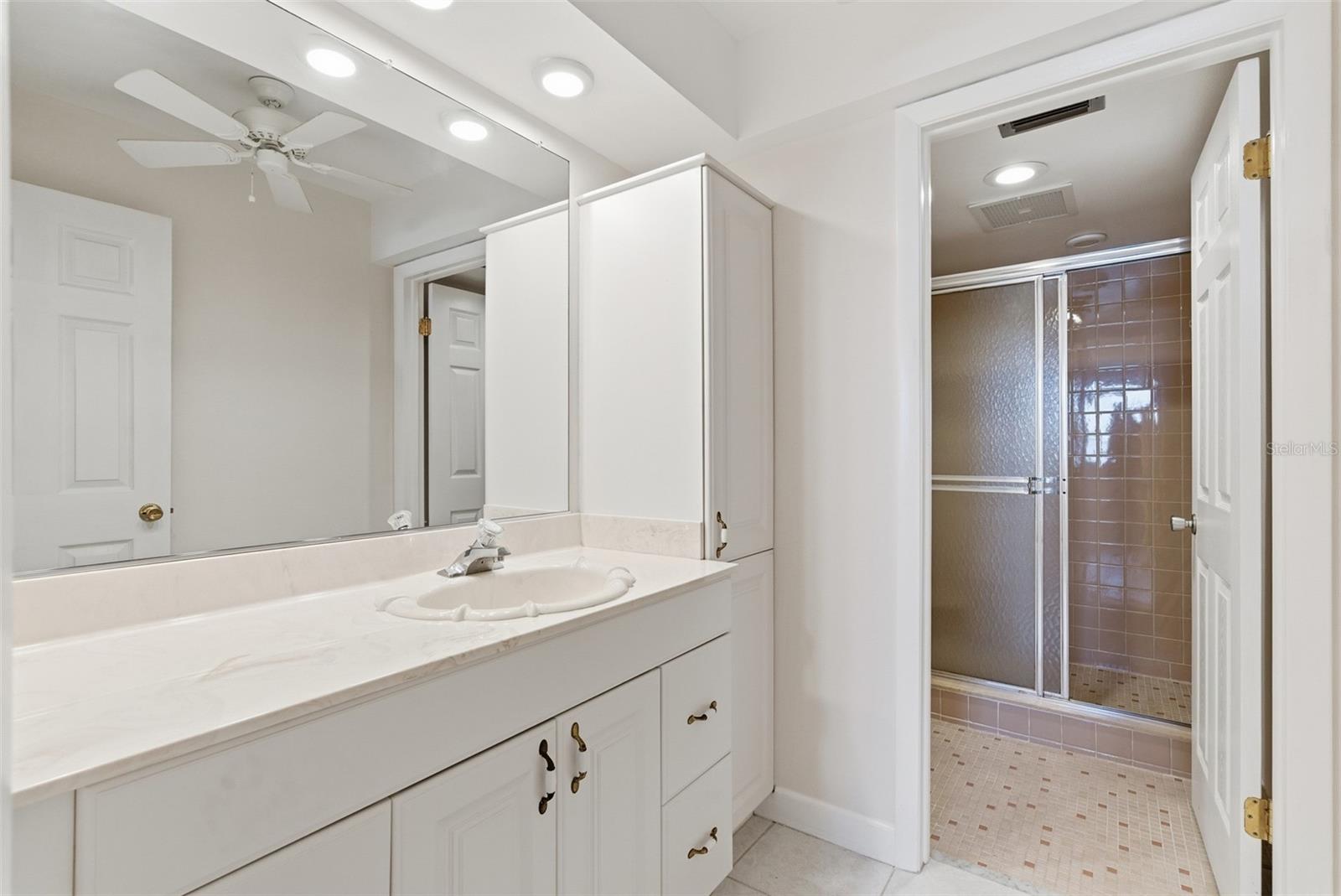 REDINGTON TOWERS 1 CONDO - Residential