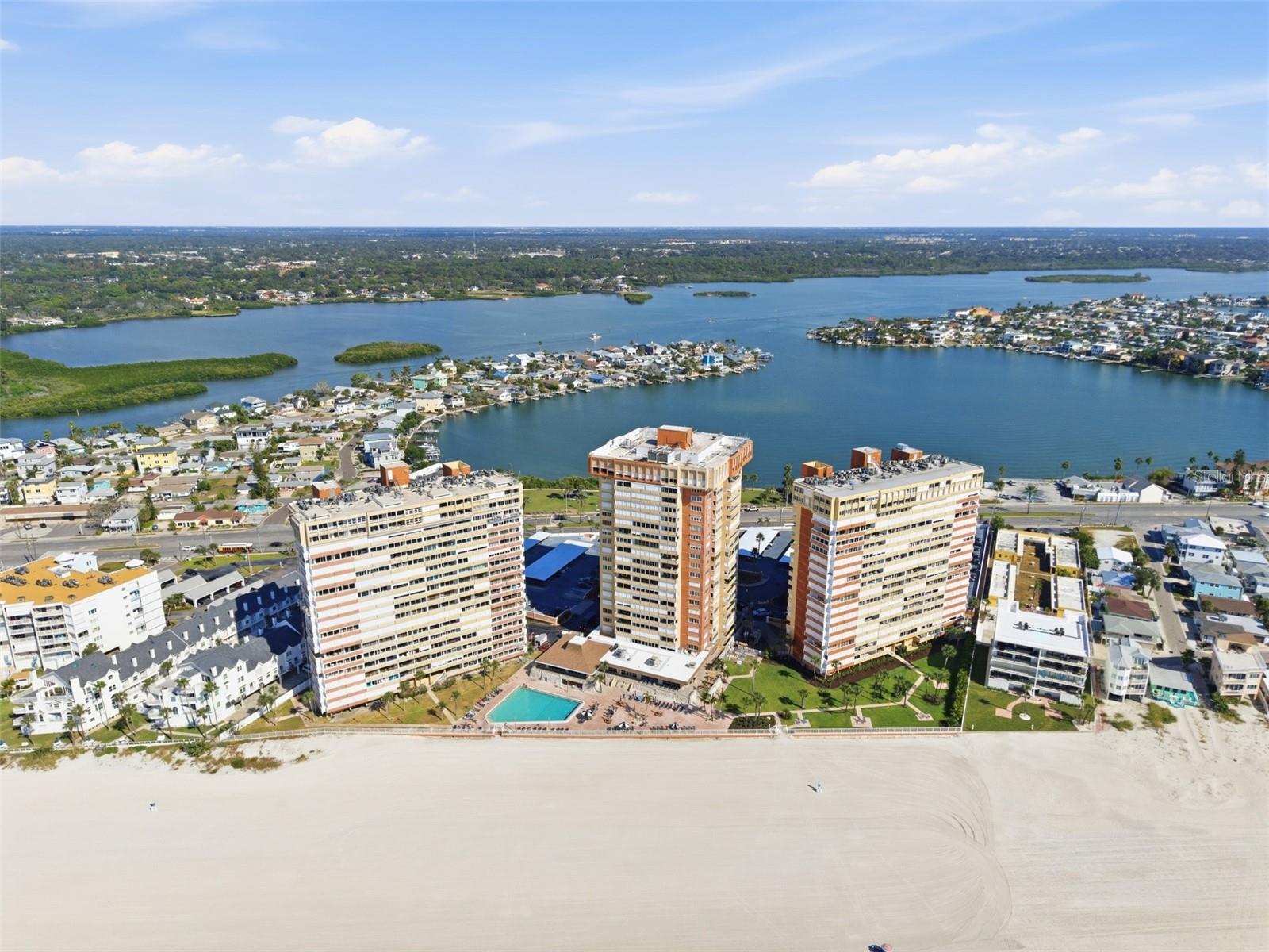 REDINGTON TOWERS 1 CONDO - Residential