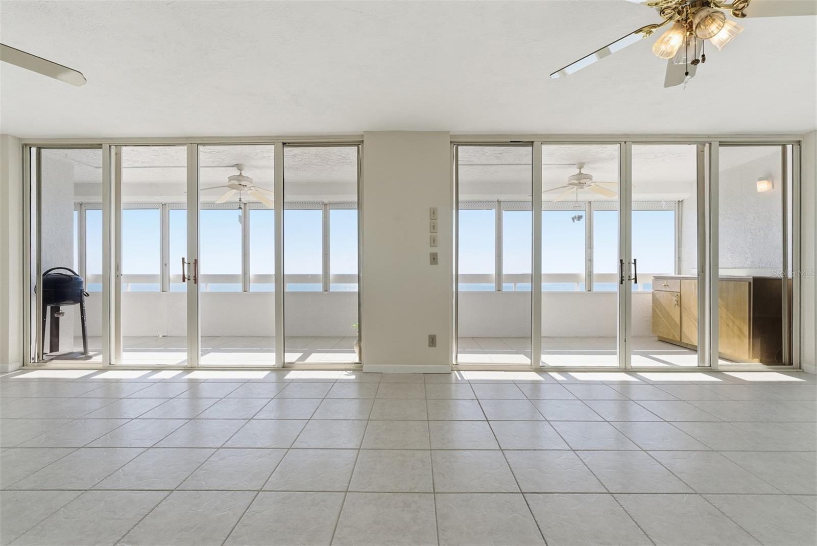 REDINGTON TOWERS 1 CONDO - Residential