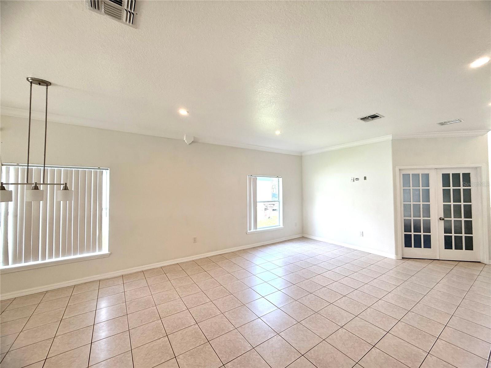 1030 VAQUERO LANE