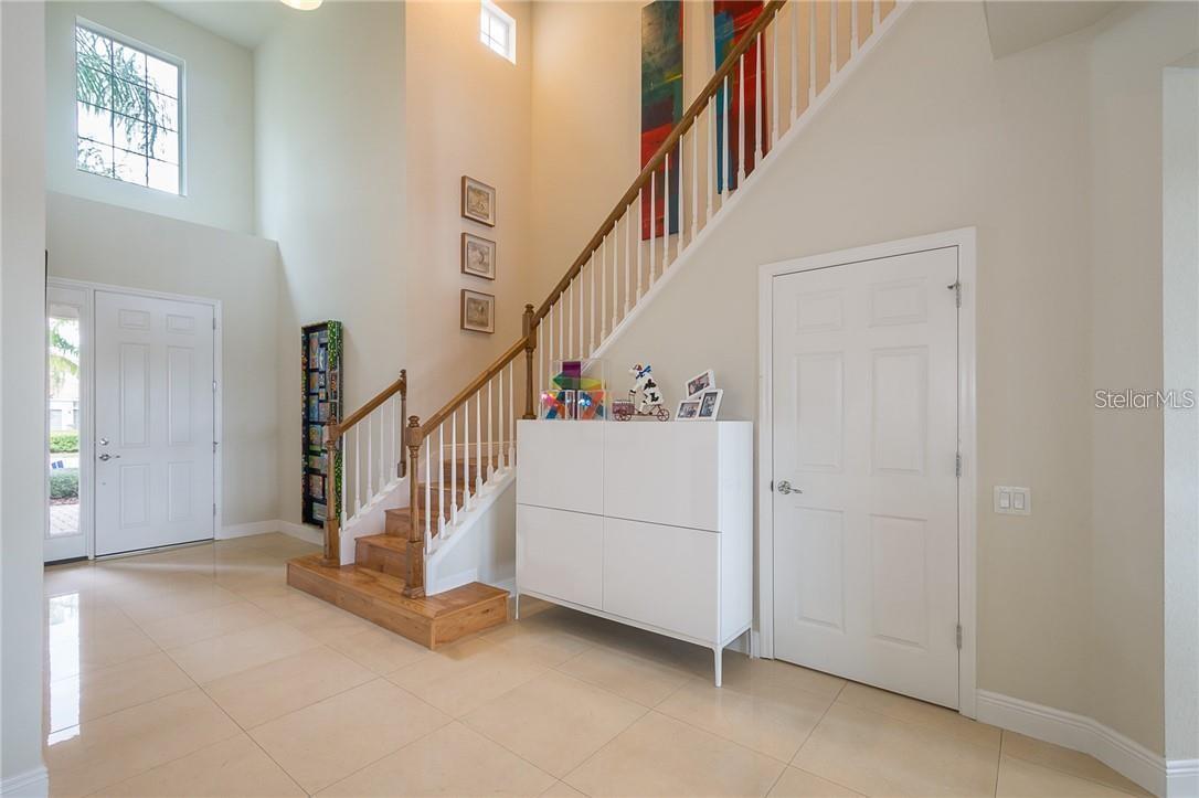 VILLAGEWALK/LK NONAB - Residential