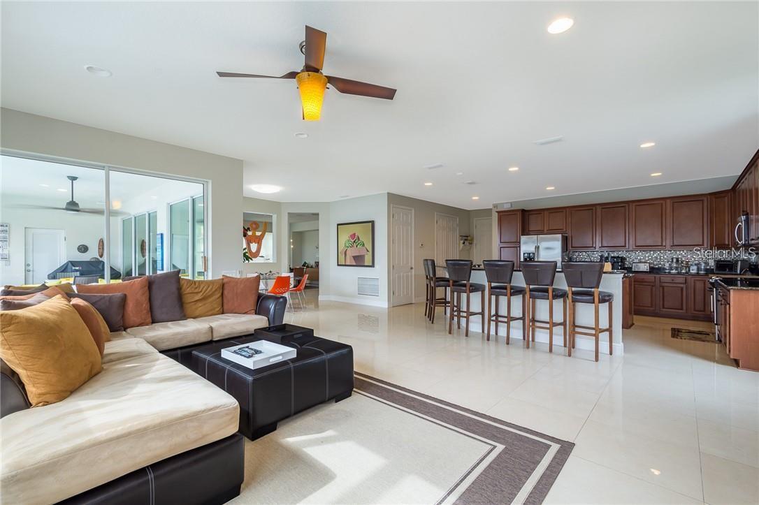 VILLAGEWALK/LK NONAB - Residential