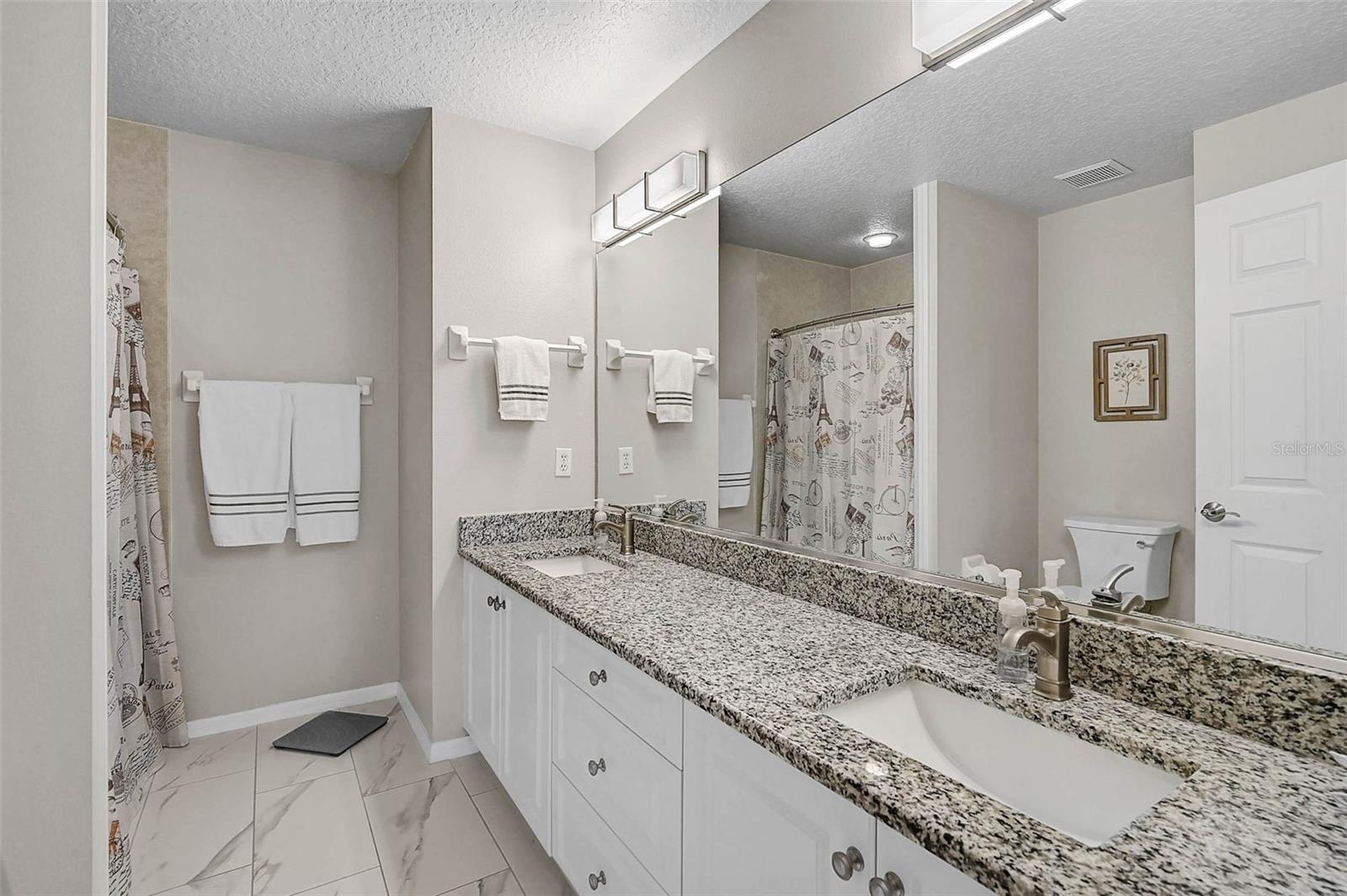 FAIRWAY OAKS PH I - Residential