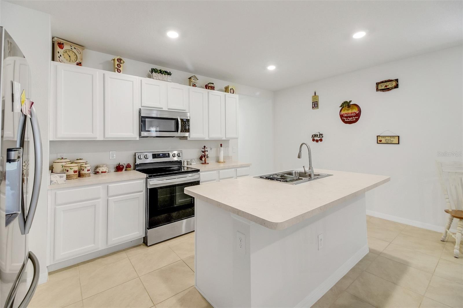 LAKE DENHAM ESTATES - Residential