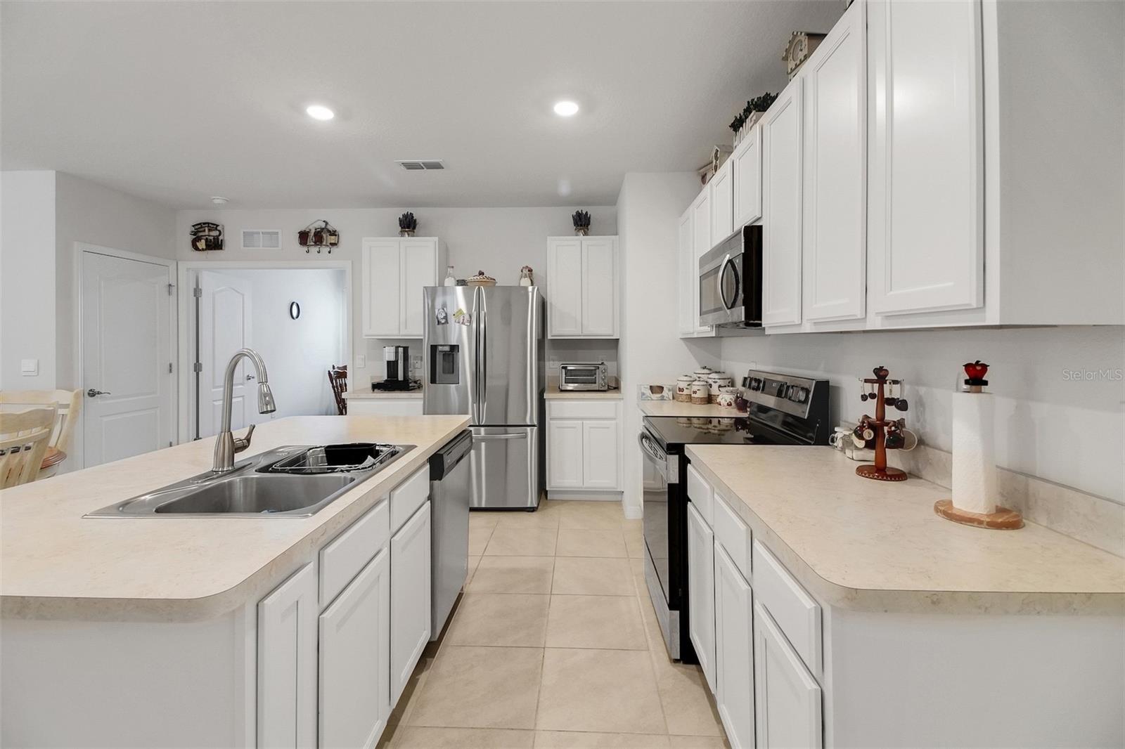 LAKE DENHAM ESTATES - Residential
