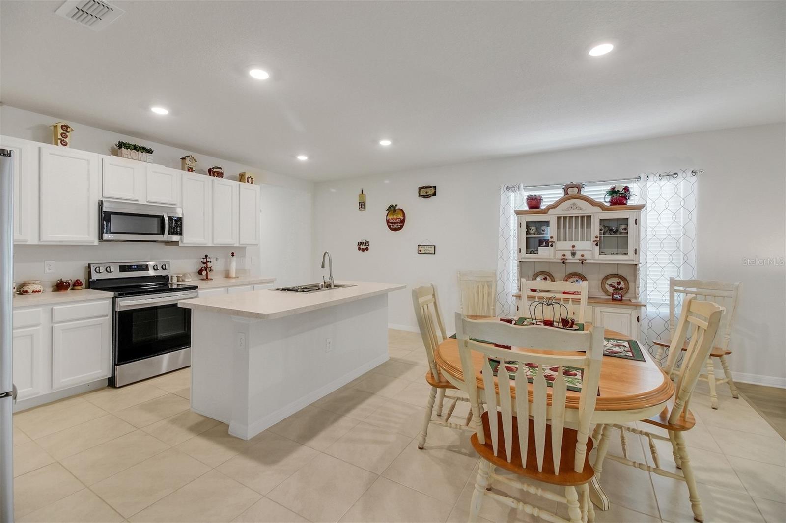 LAKE DENHAM ESTATES - Residential