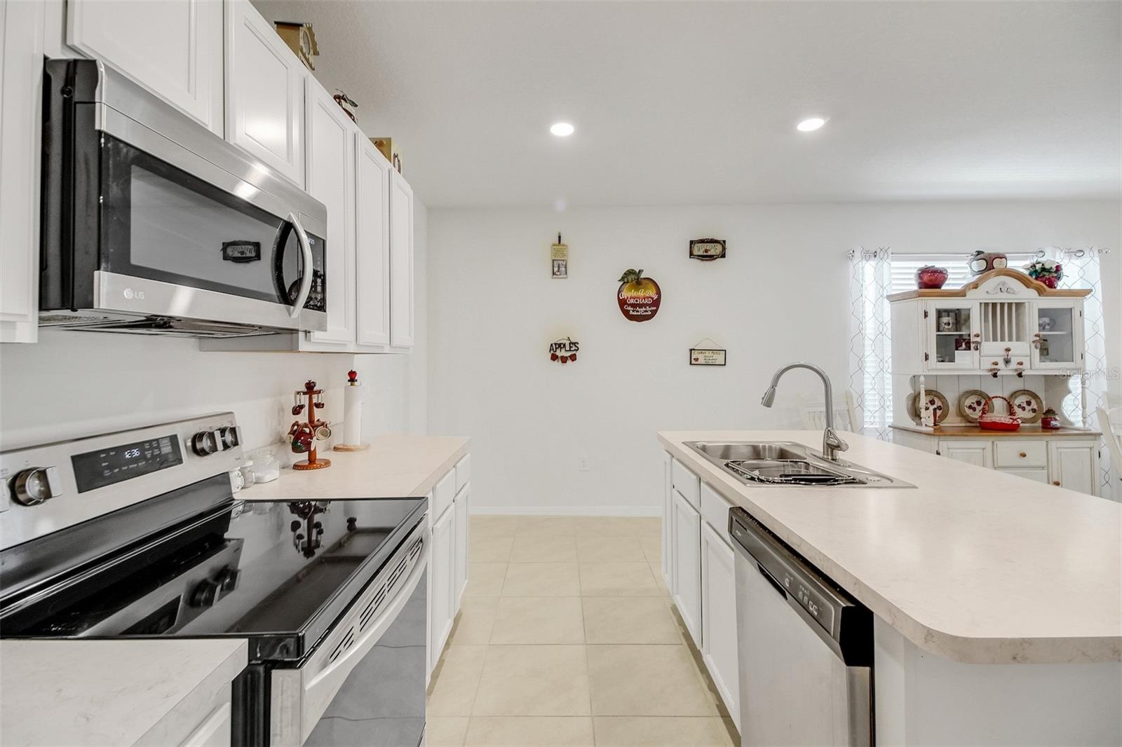 LAKE DENHAM ESTATES - Residential