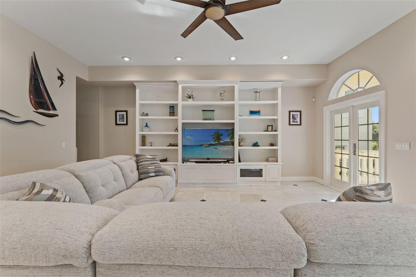 DAVIS ISLANDS PB10 PG52 TO 57 - Residential