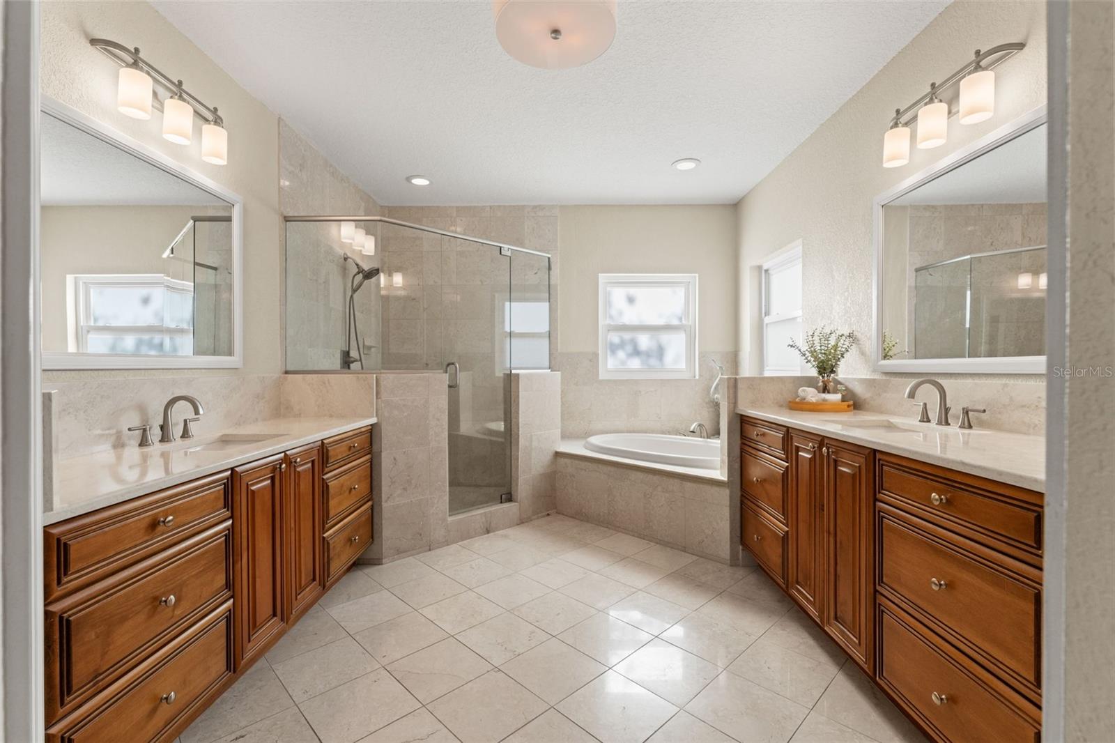 DAVIS ISLANDS PB10 PG52 TO 57 - Residential