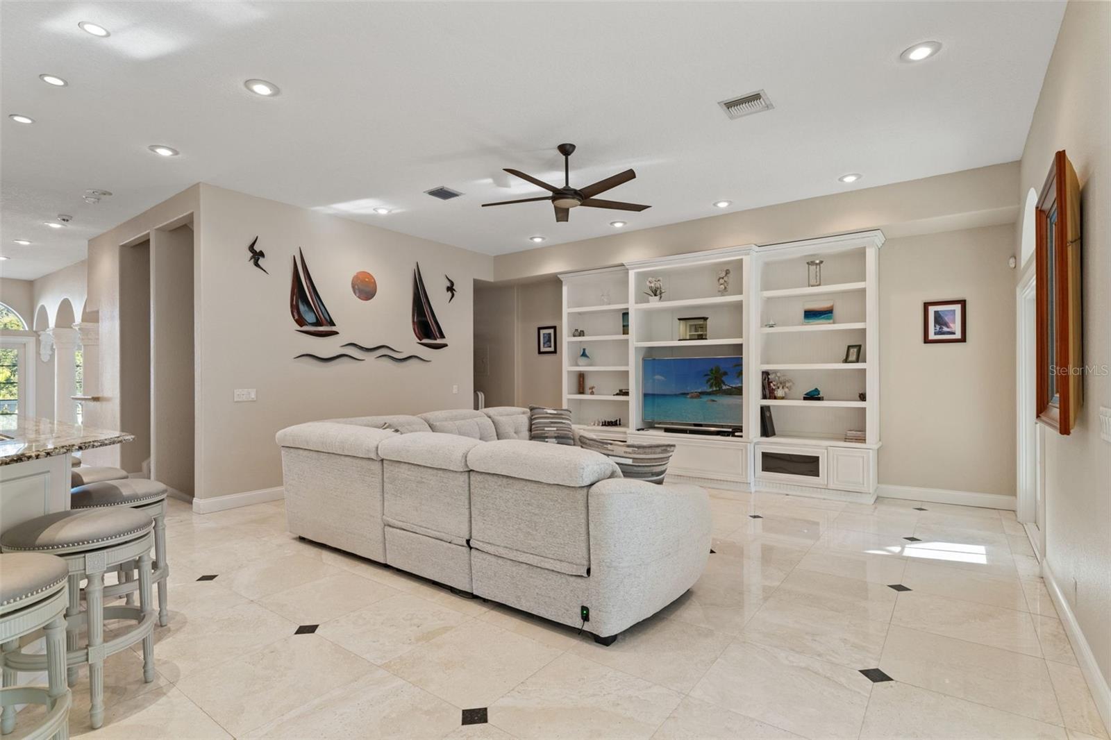 DAVIS ISLANDS PB10 PG52 TO 57 - Residential