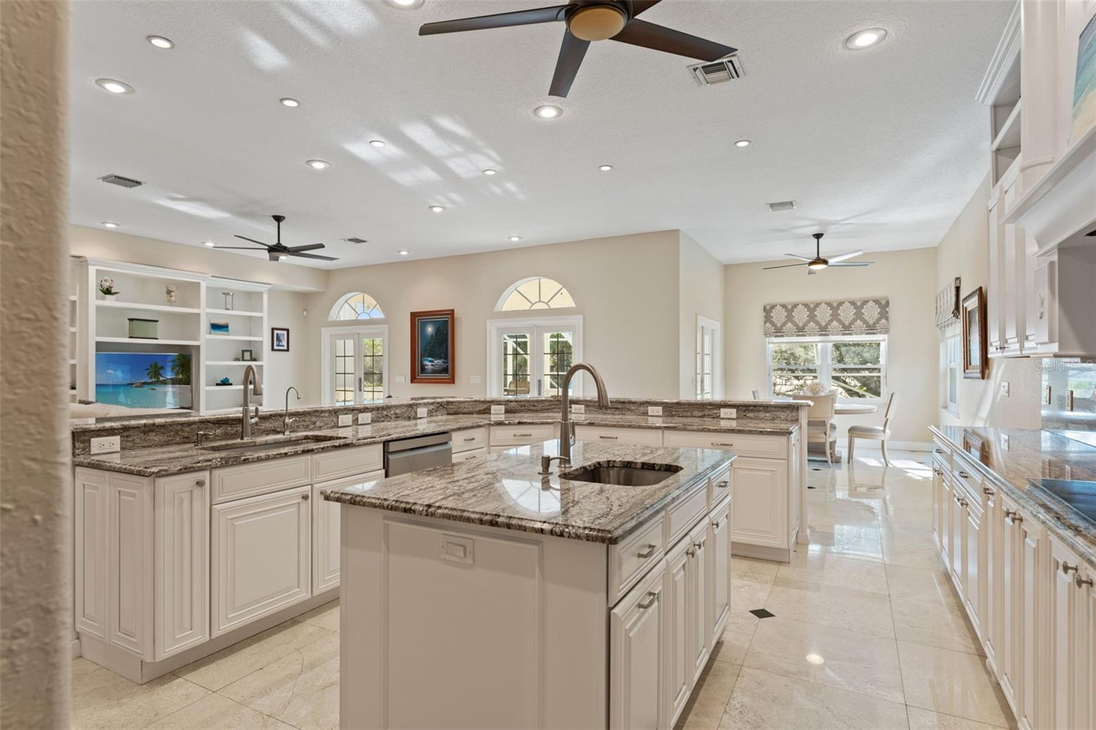 DAVIS ISLANDS PB10 PG52 TO 57 - Residential