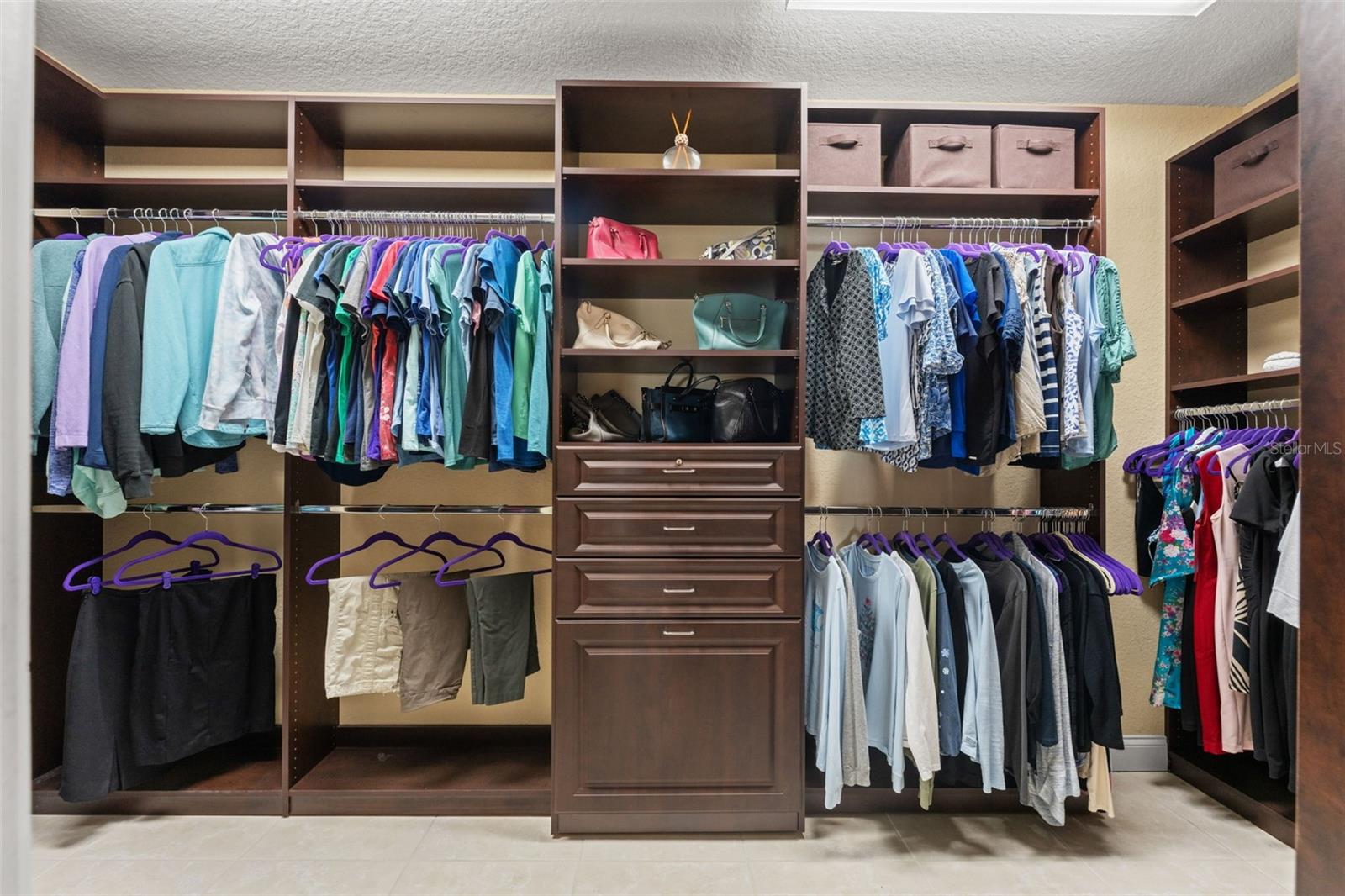 DAVIS ISLANDS PB10 PG52 TO 57 - Residential