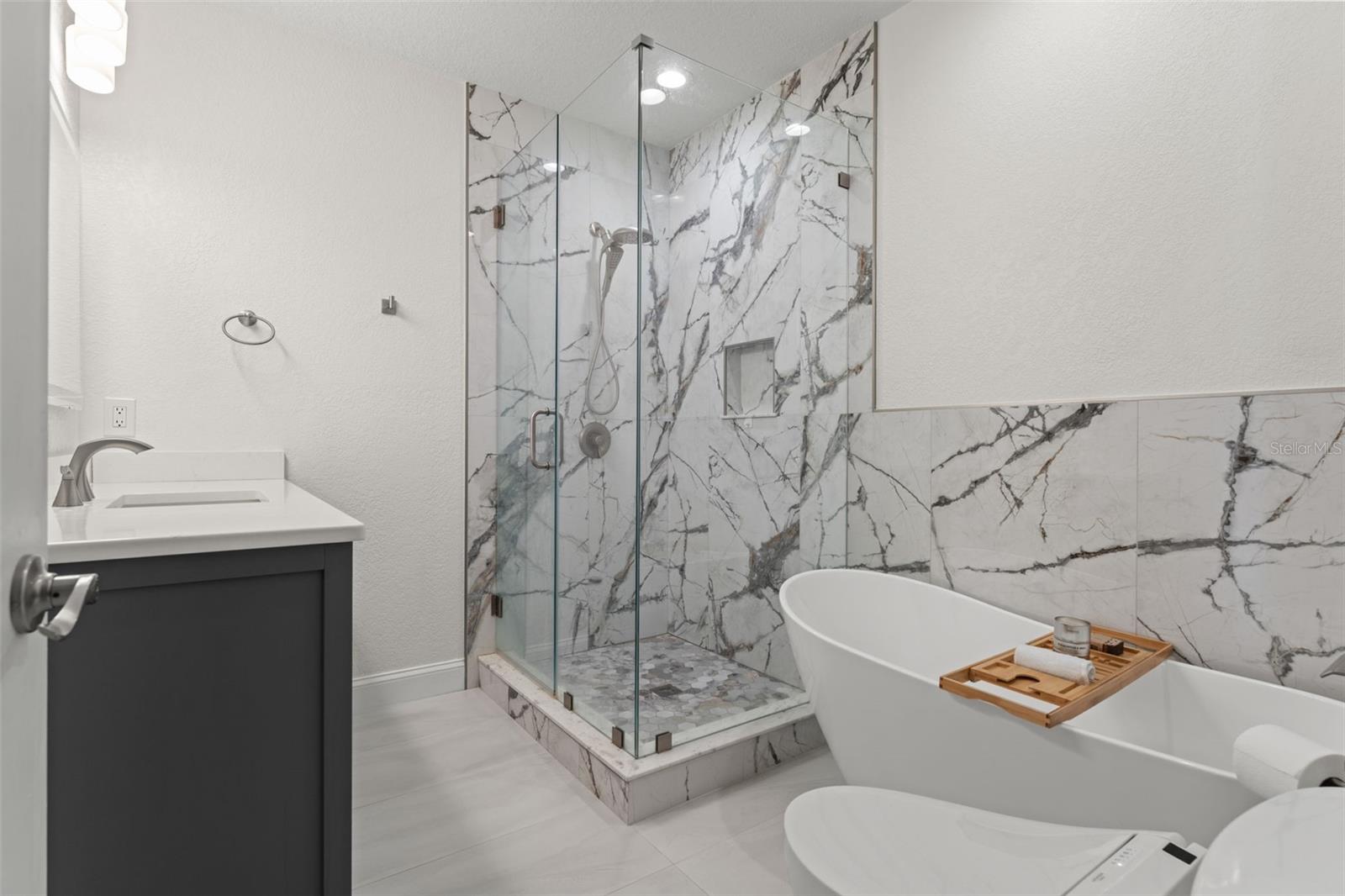 DAVIS ISLANDS PB10 PG52 TO 57 - Residential