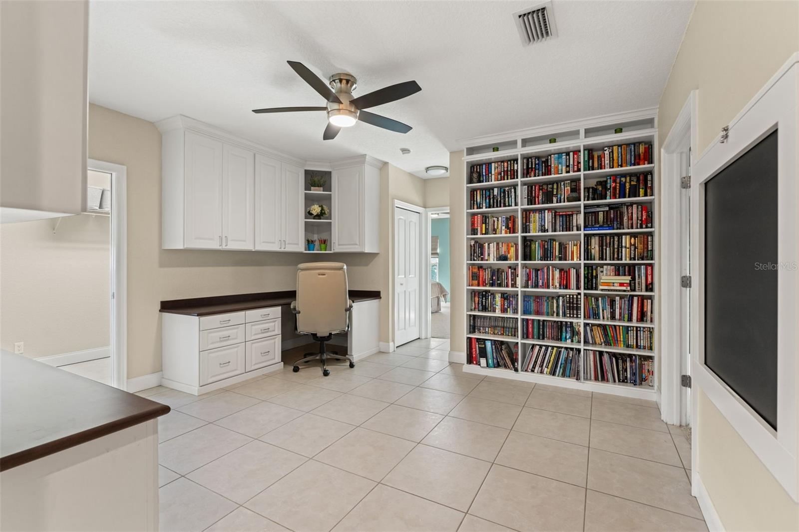 DAVIS ISLANDS PB10 PG52 TO 57 - Residential