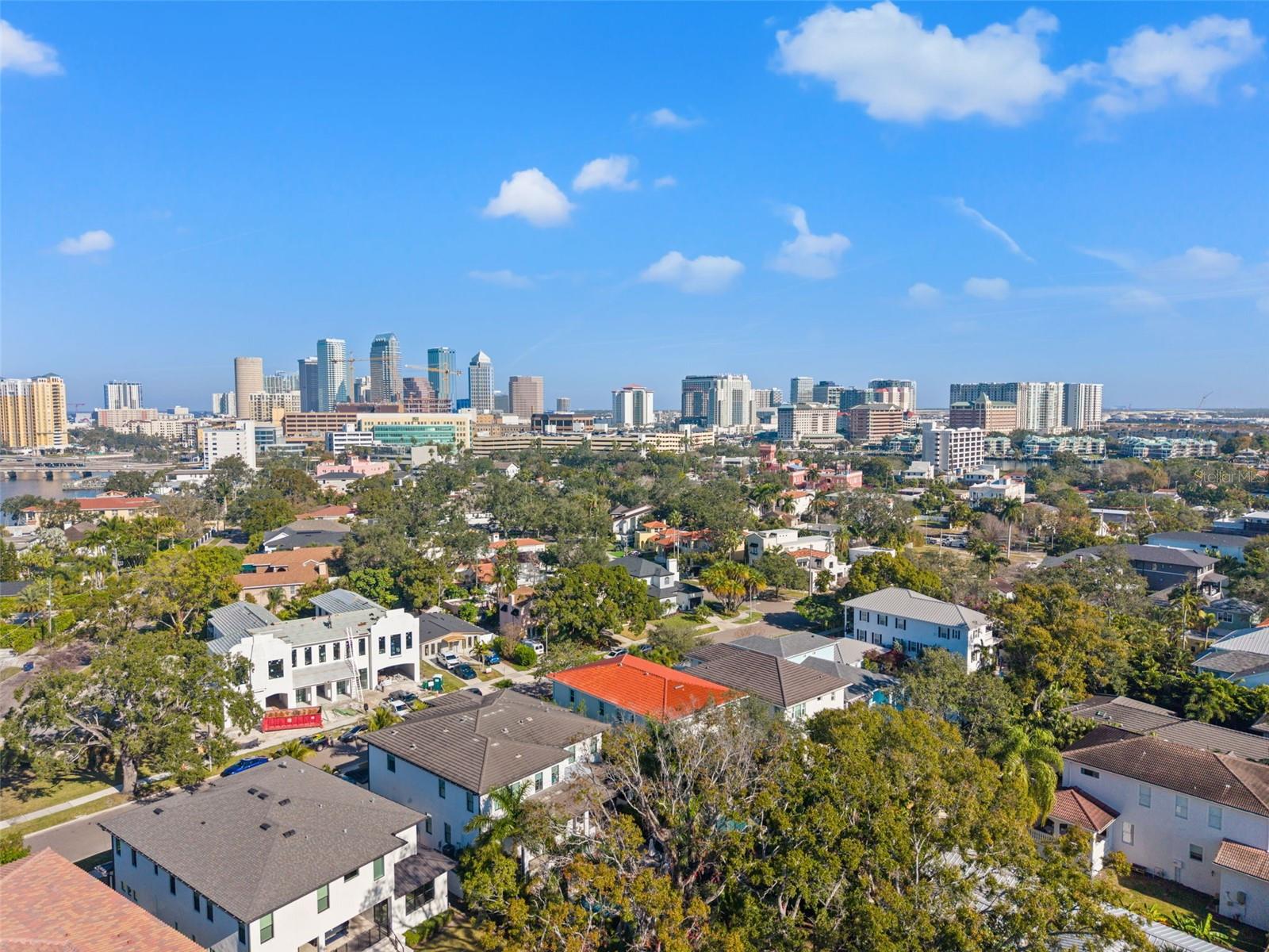 DAVIS ISLANDS PB10 PG52 TO 57 - Residential