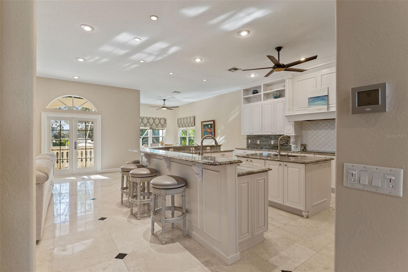 DAVIS ISLANDS PB10 PG52 TO 57 - Residential