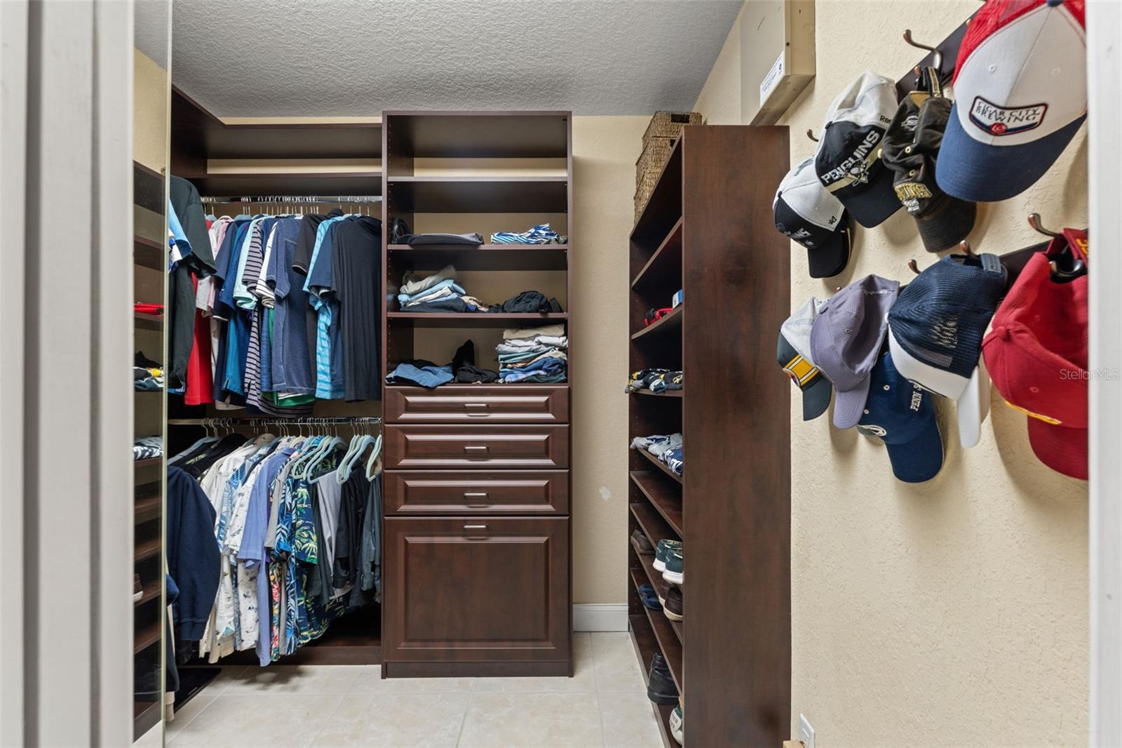 DAVIS ISLANDS PB10 PG52 TO 57 - Residential