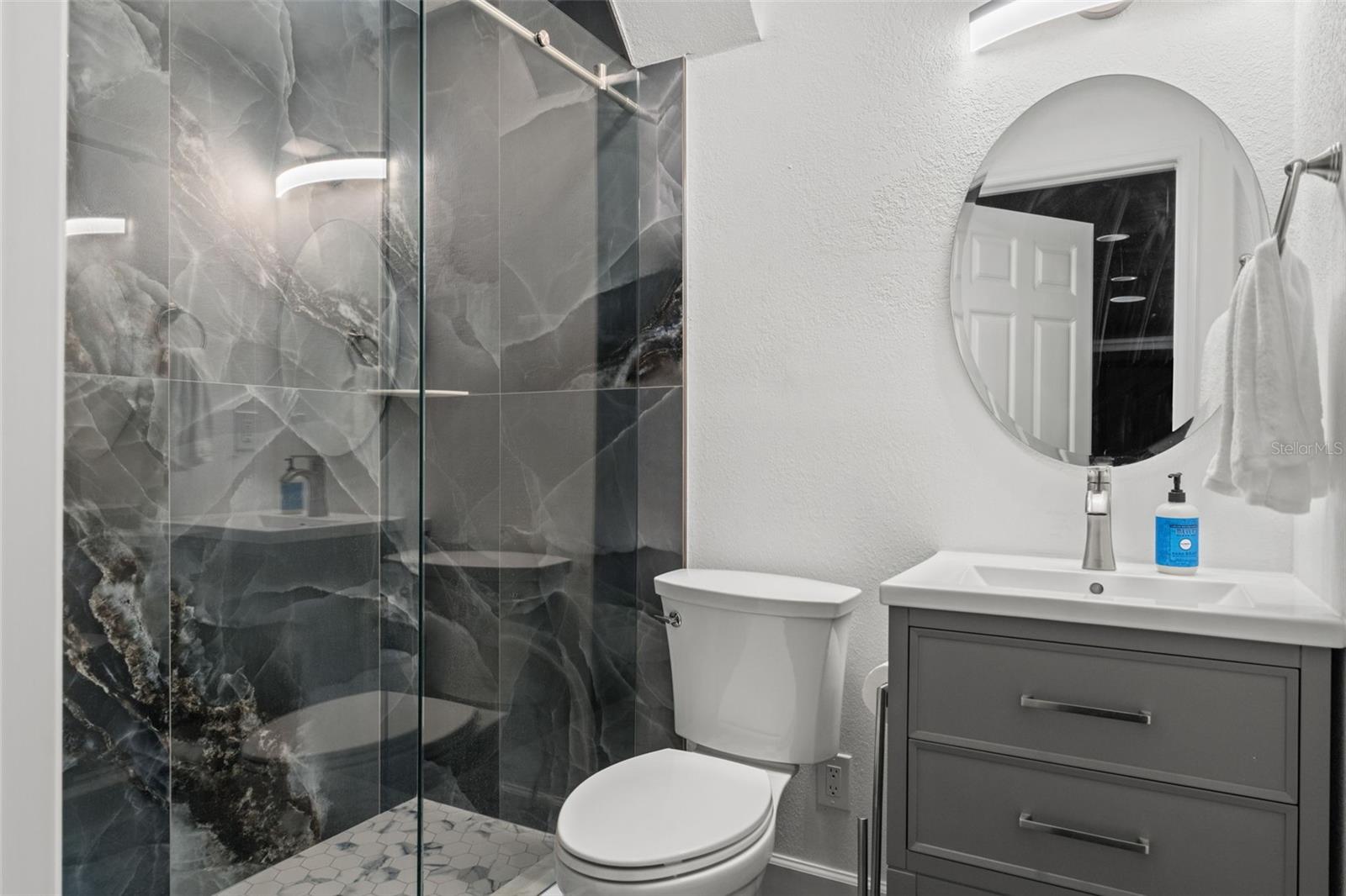 DAVIS ISLANDS PB10 PG52 TO 57 - Residential