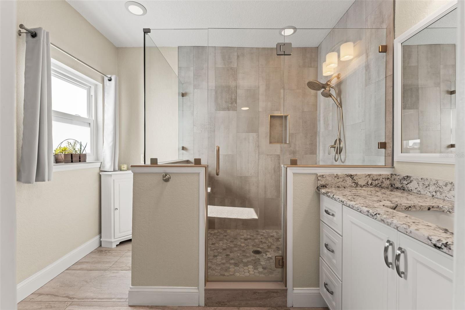 DAVIS ISLANDS PB10 PG52 TO 57 - Residential