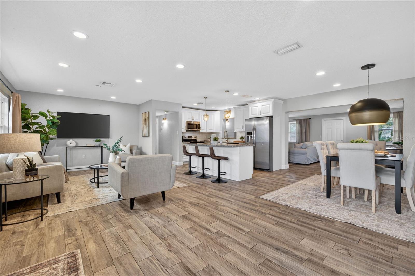 TERESA GARDENS - Residential