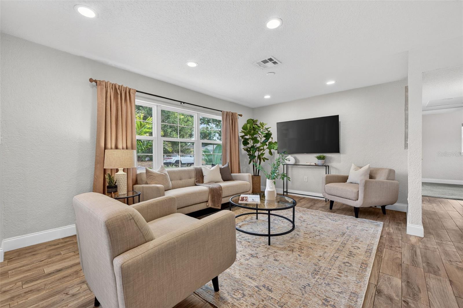 TERESA GARDENS - Residential