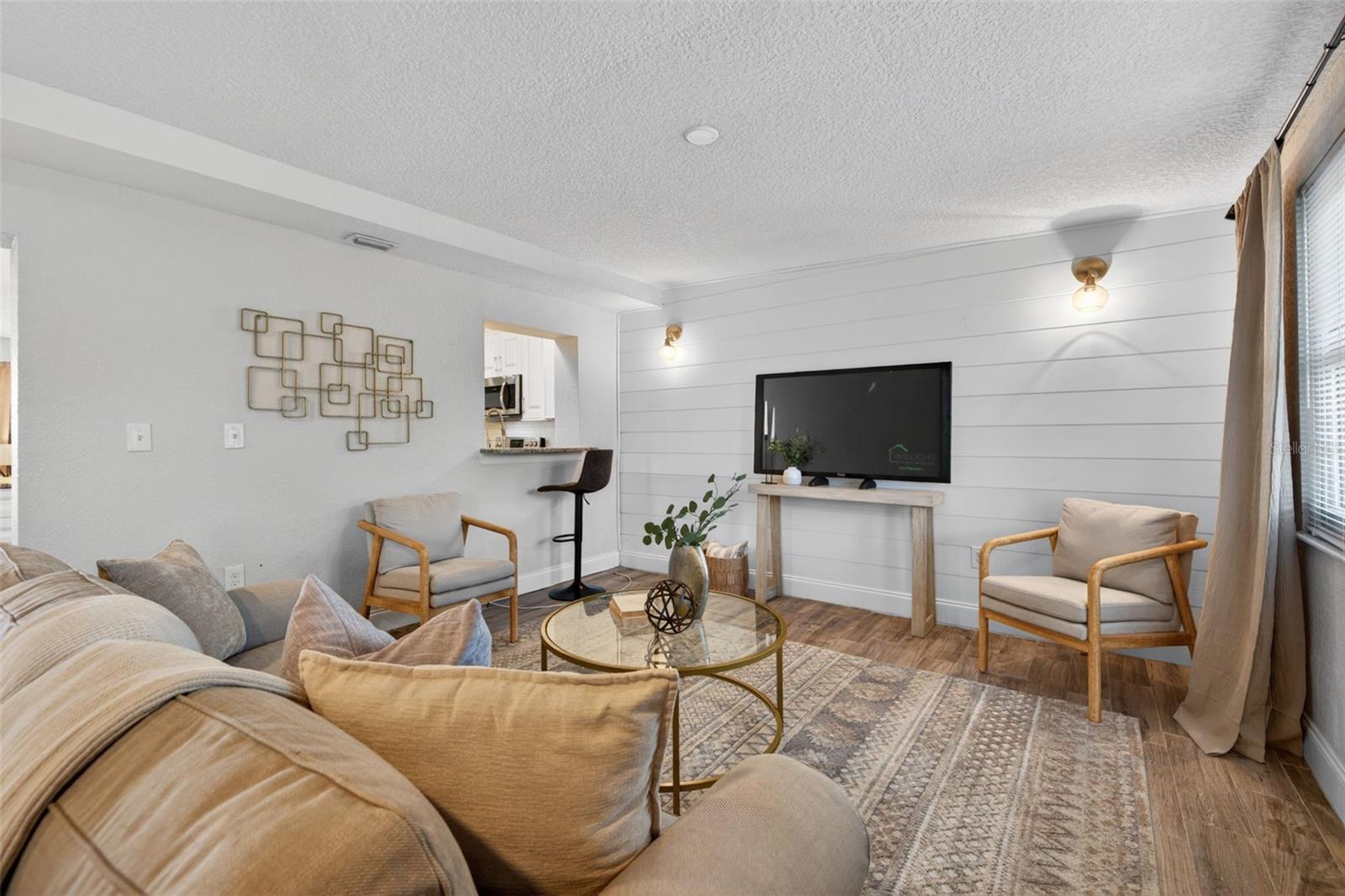 TERESA GARDENS - Residential