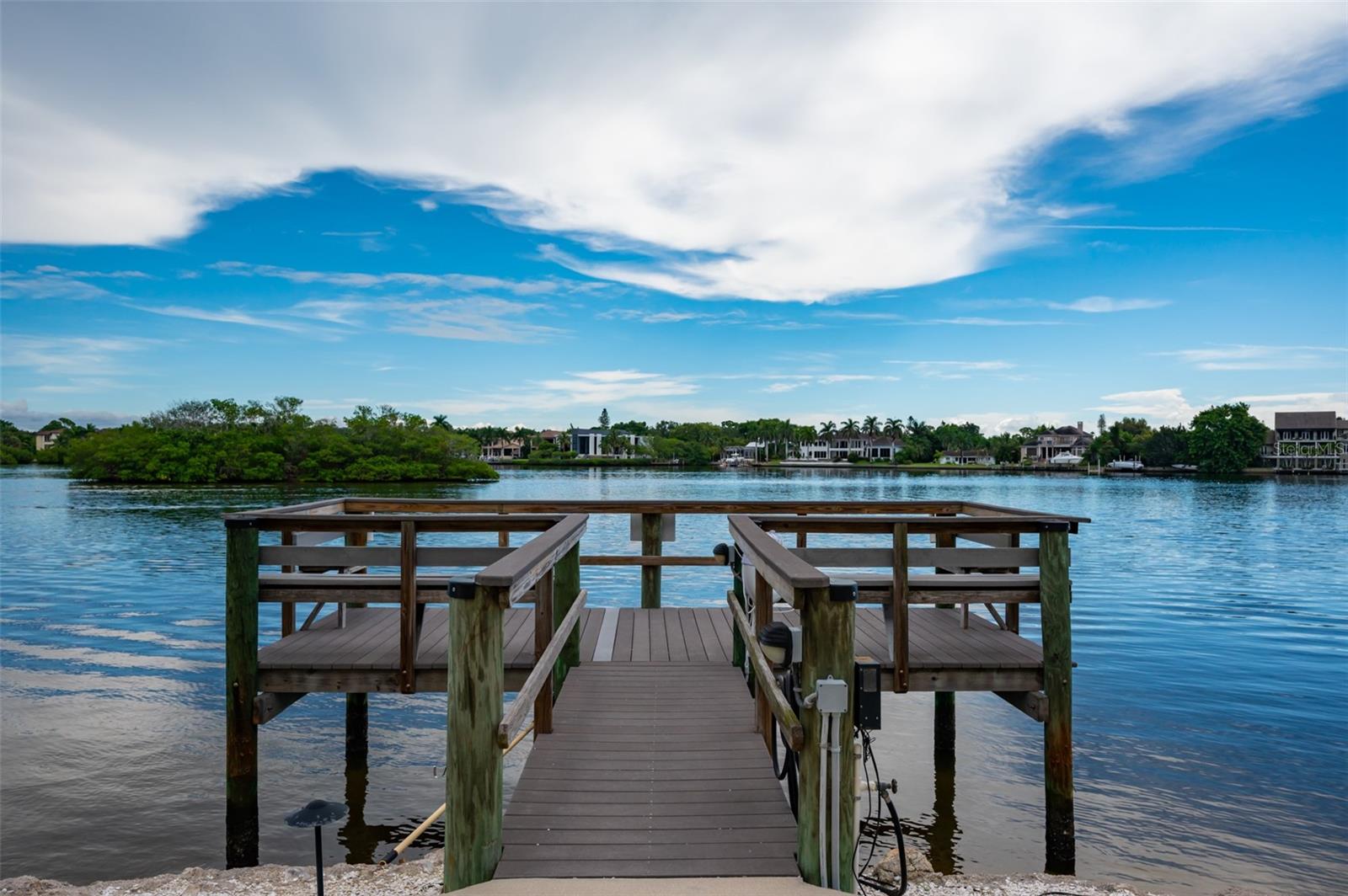 SIESTA HARBOR II - Residential