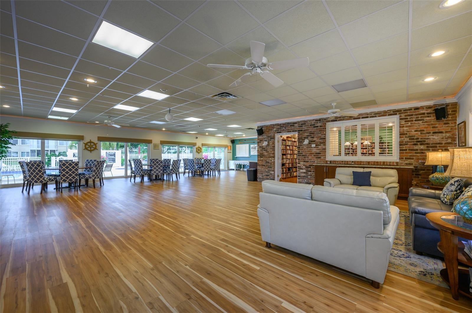 SIESTA HARBOR II - Residential