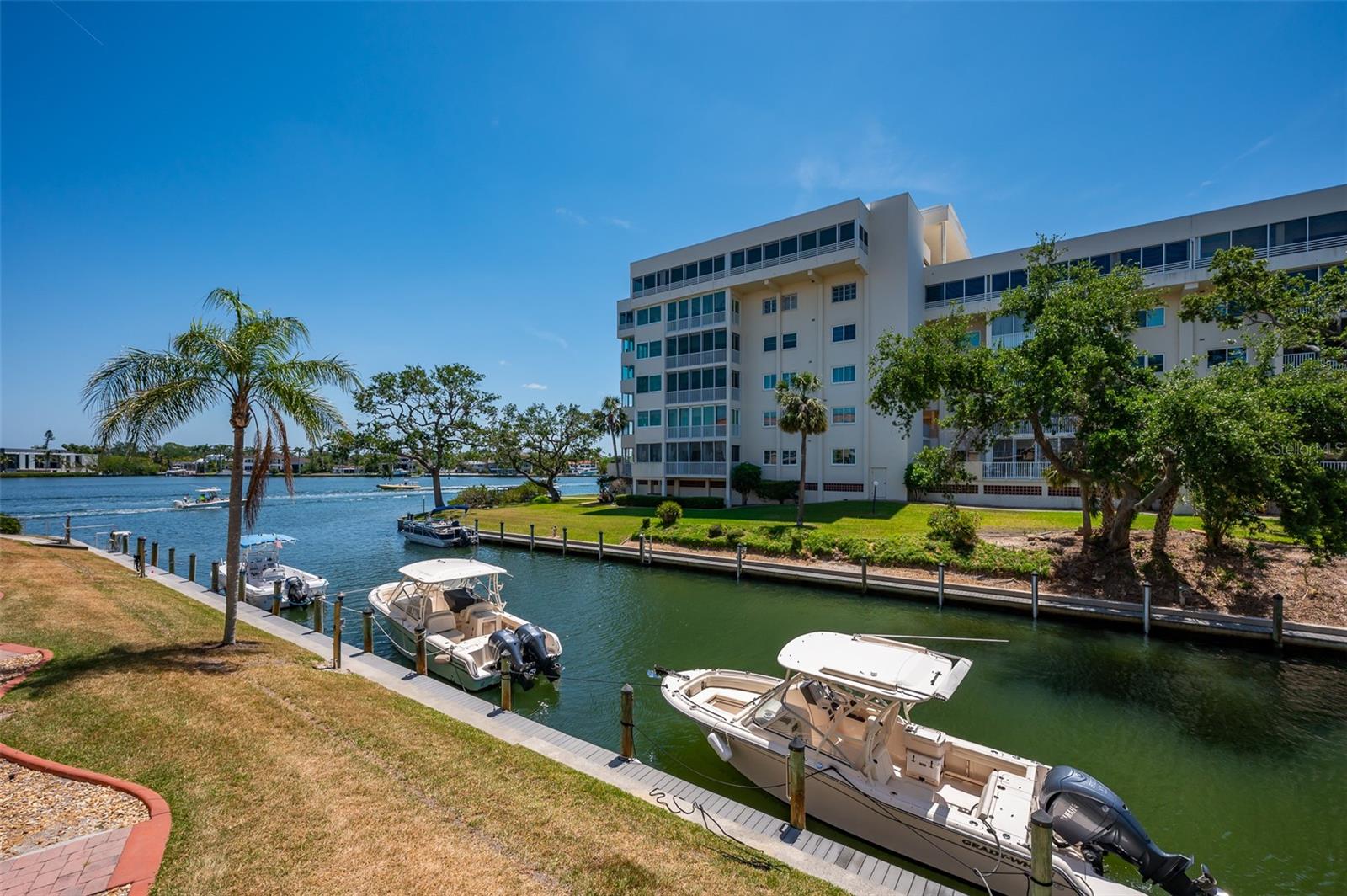 SIESTA HARBOR II - Residential