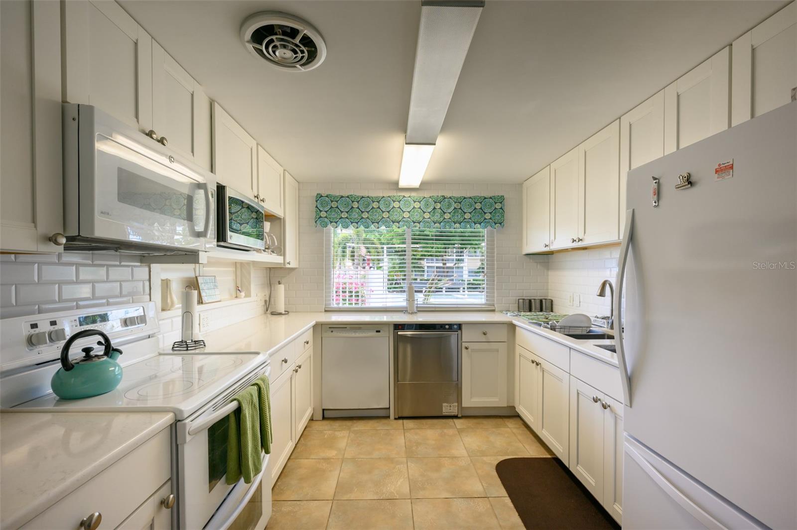 SIESTA HARBOR II - Residential