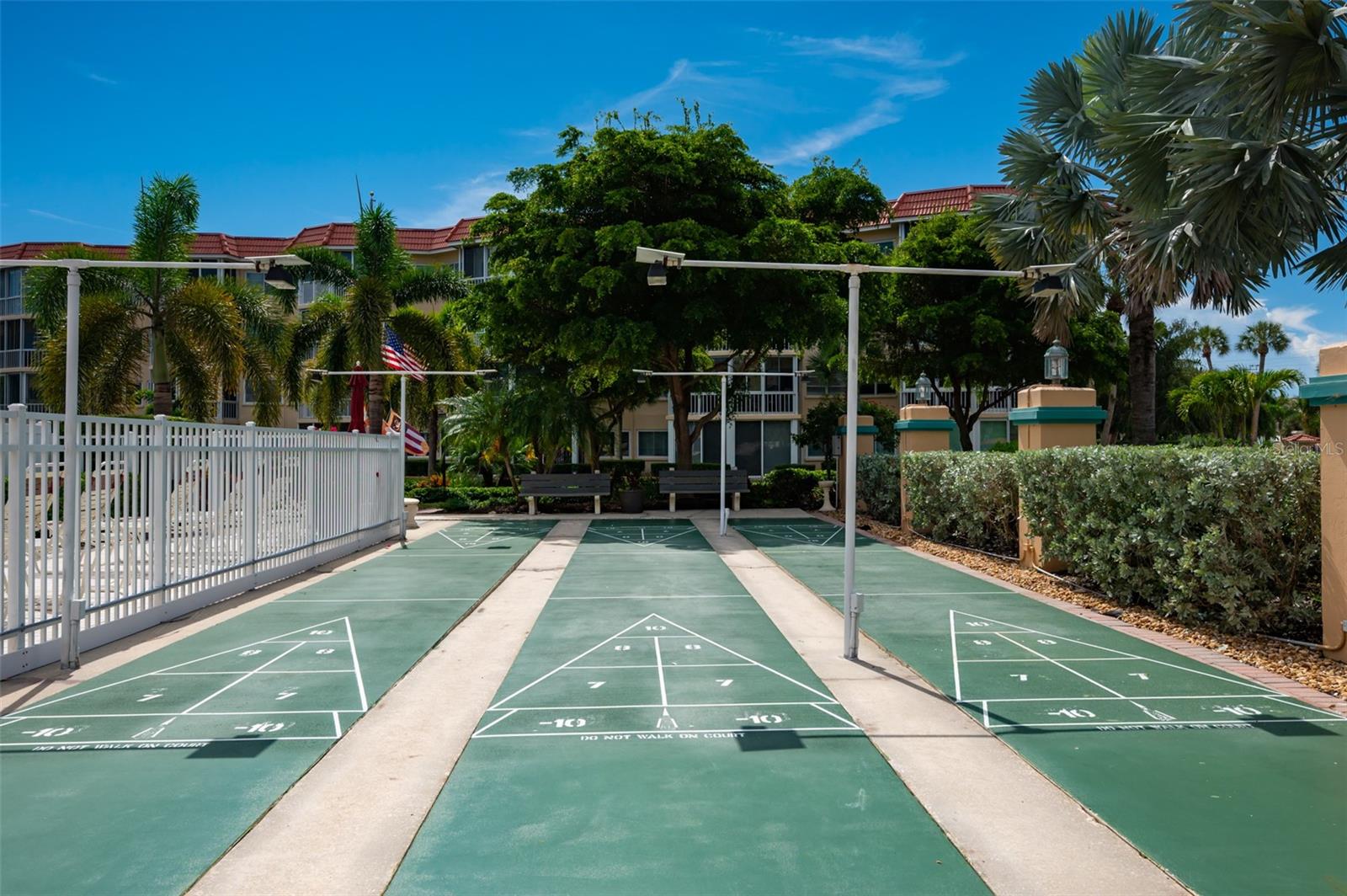 SIESTA HARBOR II - Residential