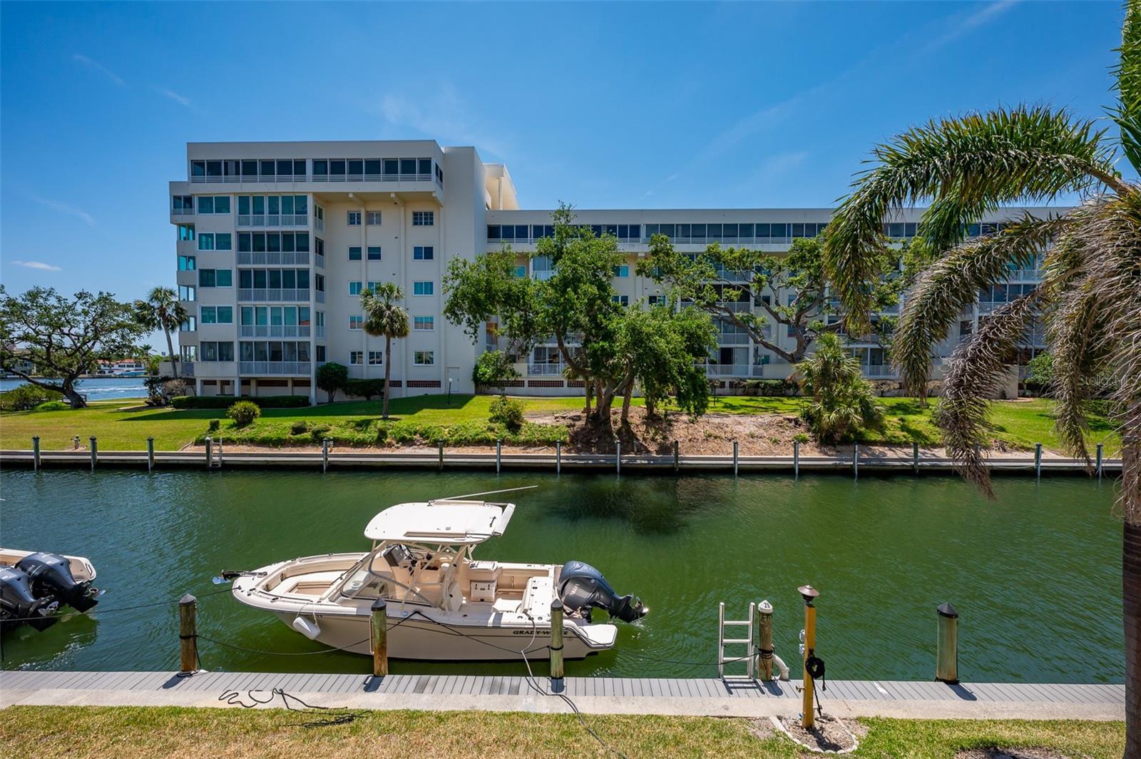 SIESTA HARBOR II - Residential