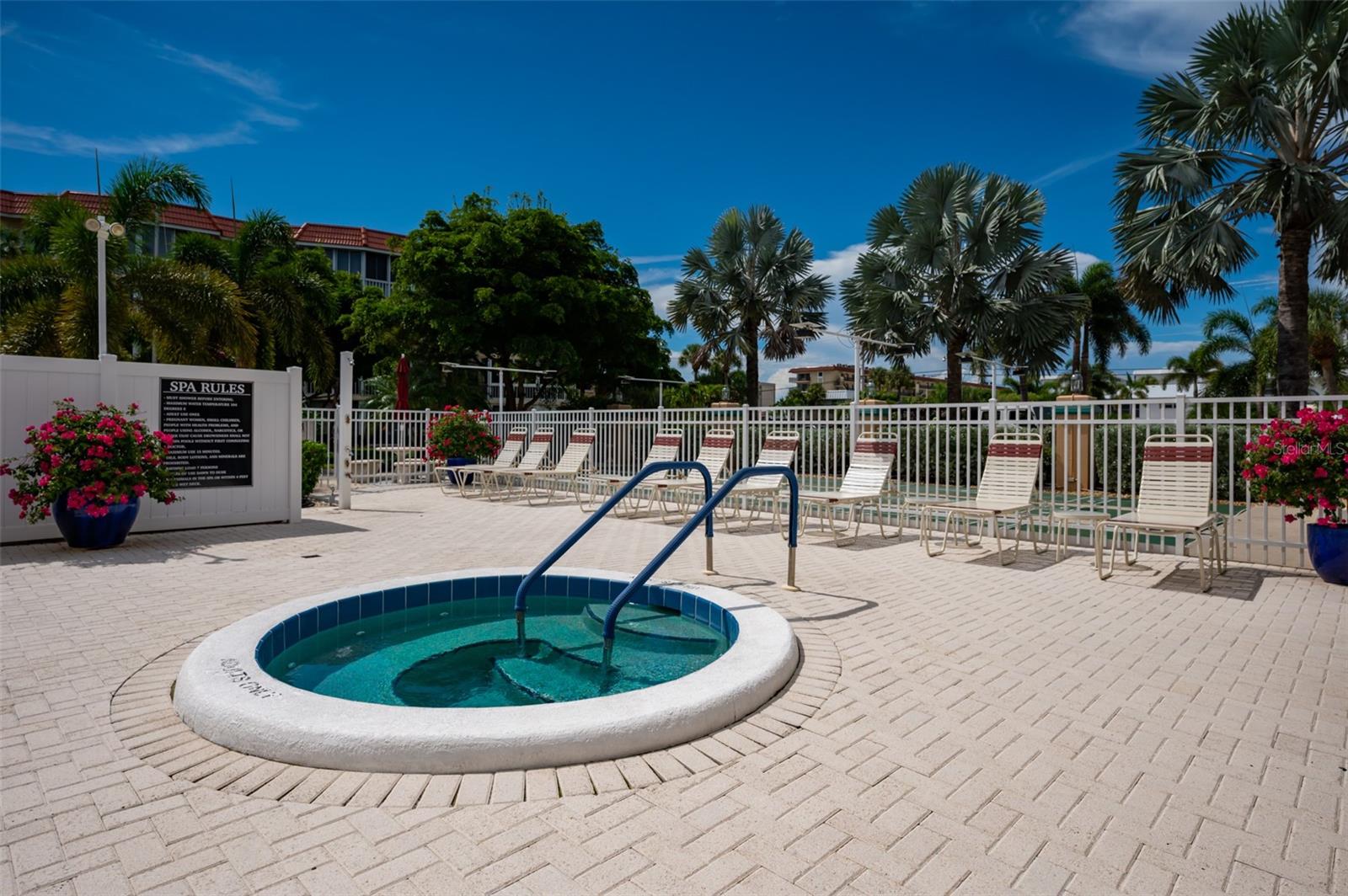 SIESTA HARBOR II - Residential