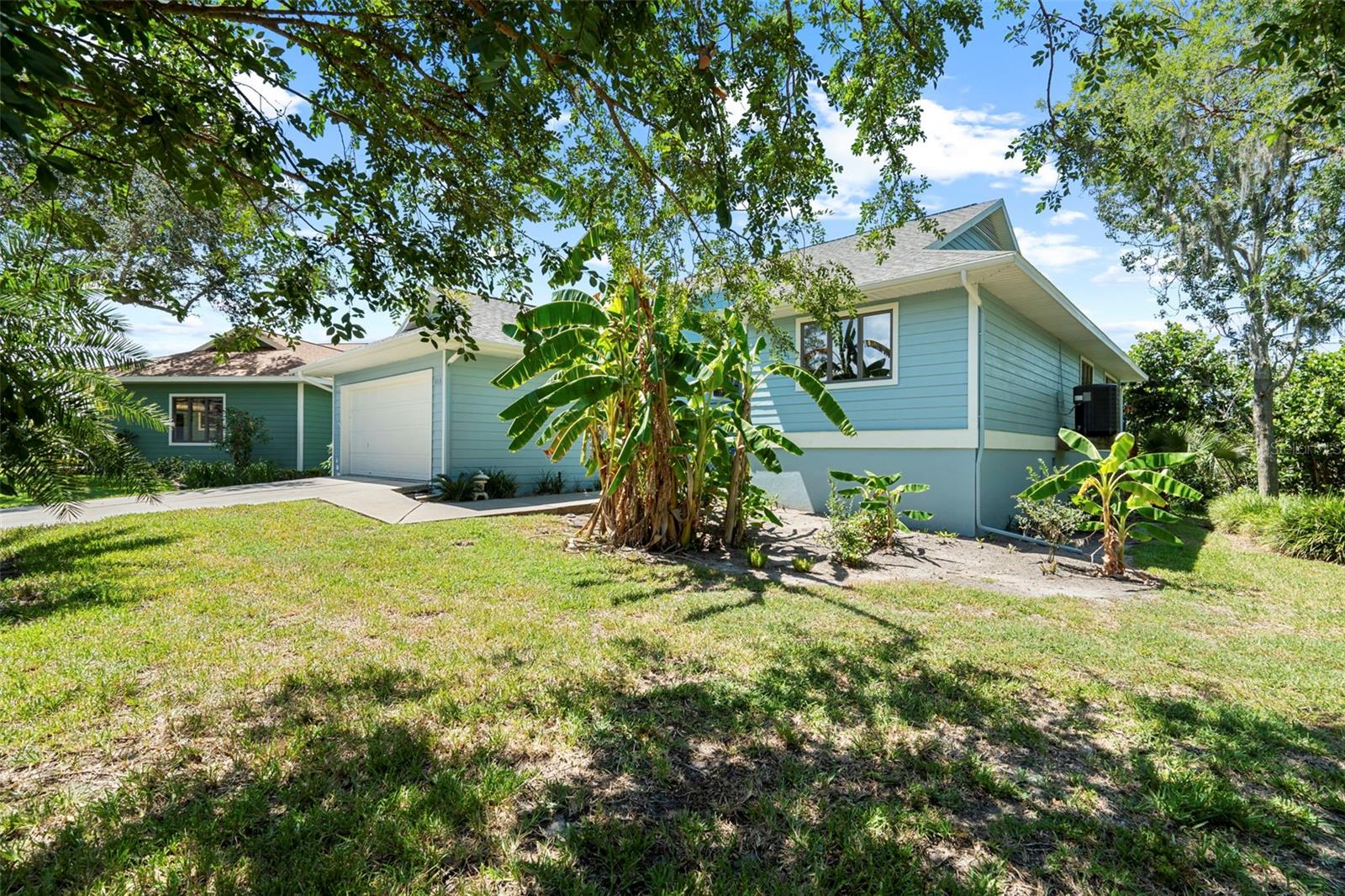 1016 TEAL POINTE