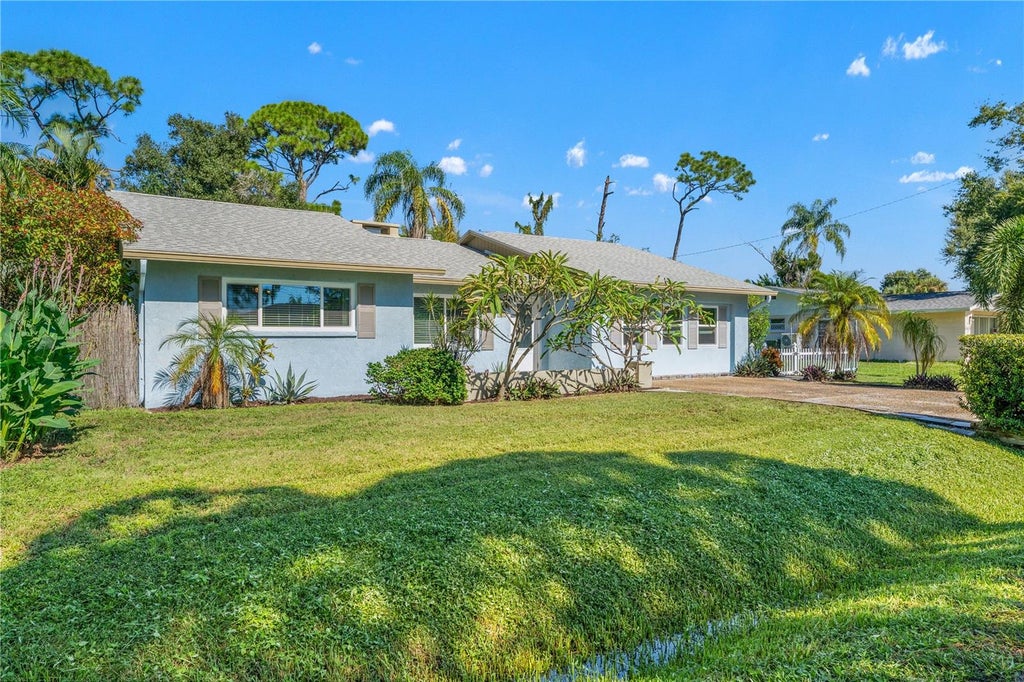 Photo of 424 Carmel Road, Venice, FL 34293 (MLS # N6146161)