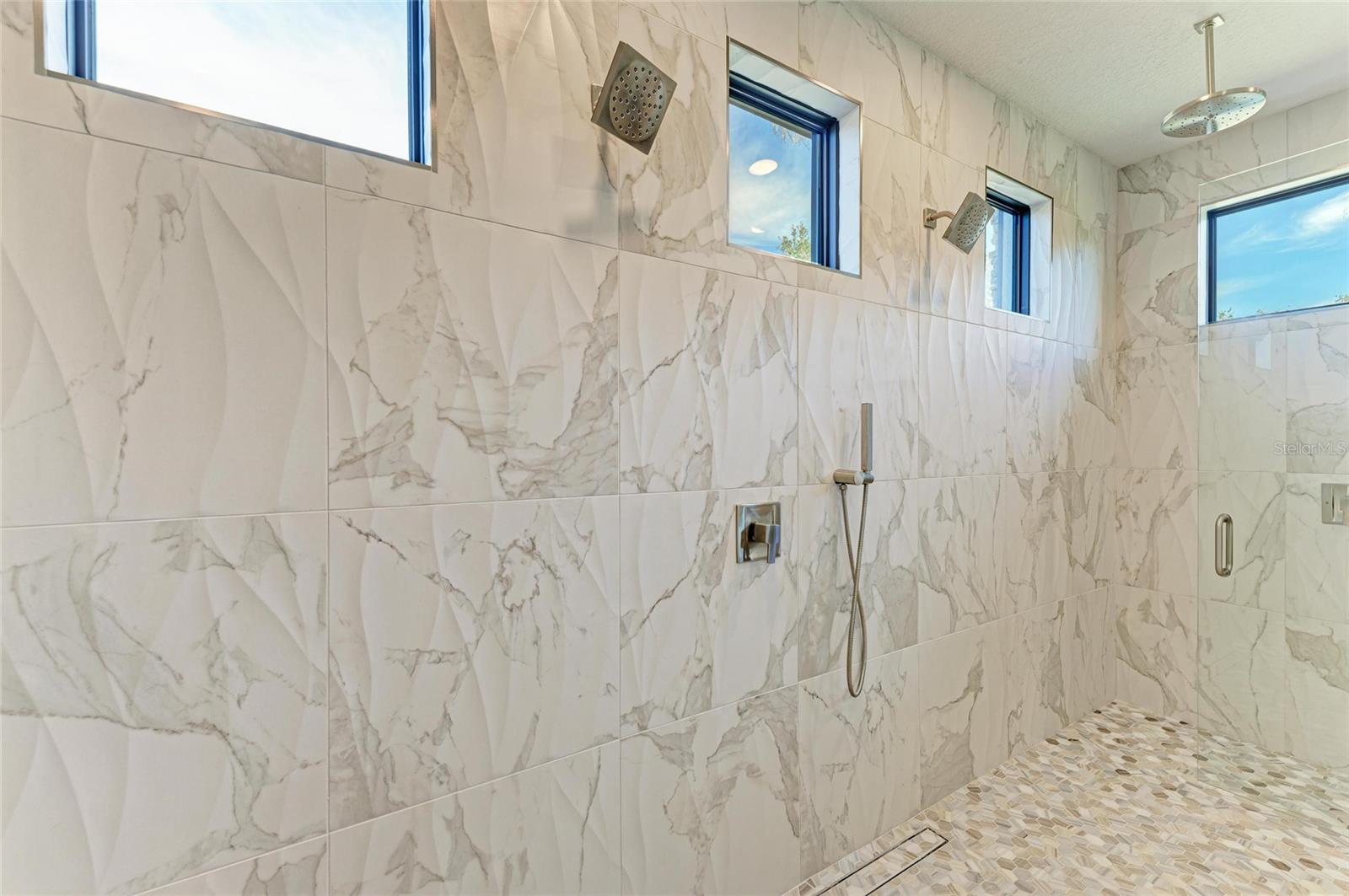 FOUNDERS CLUB - Residential