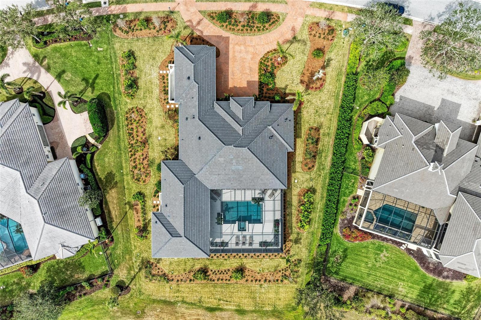 FOUNDERS CLUB - Residential