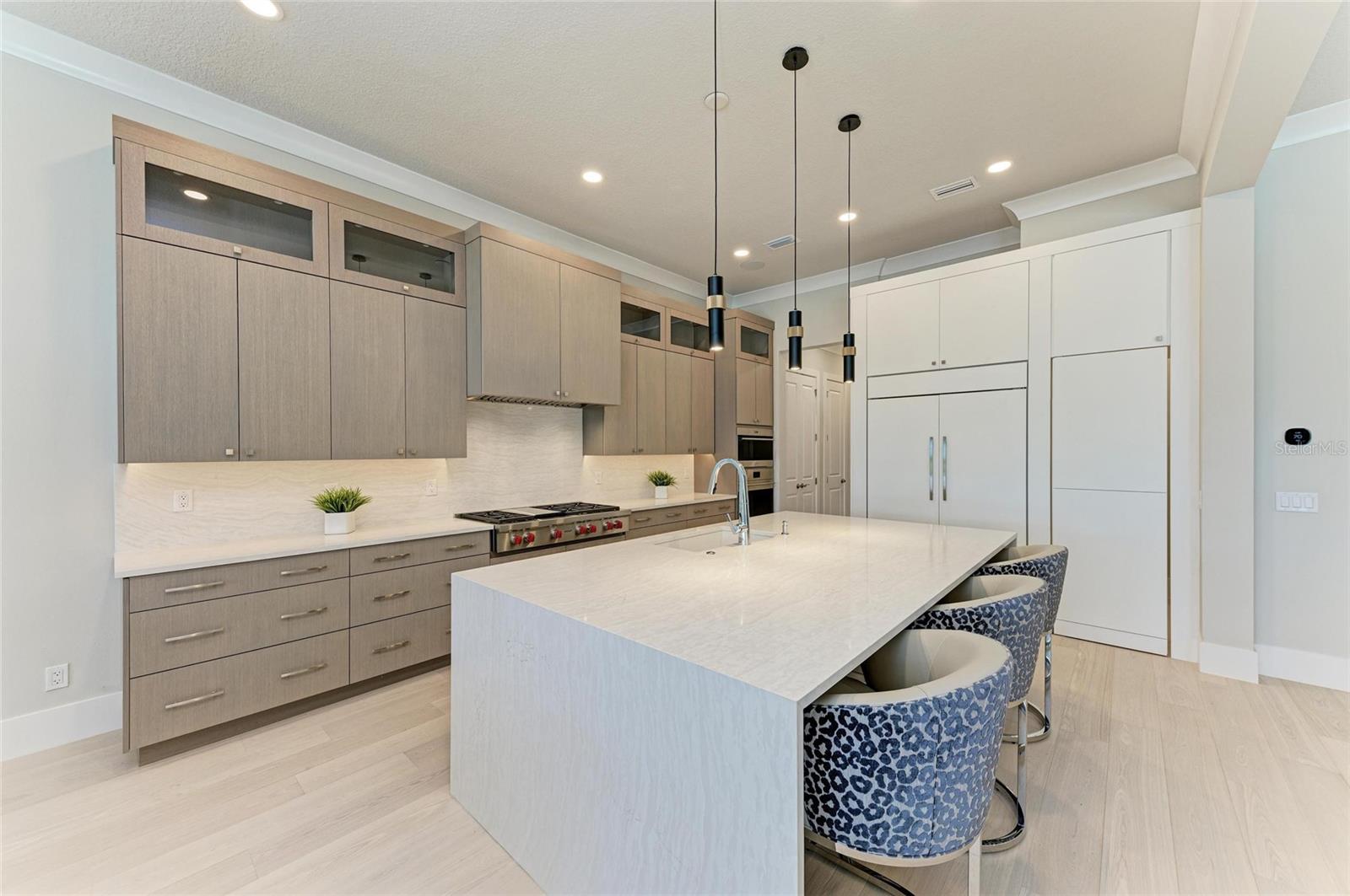 FOUNDERS CLUB - Residential